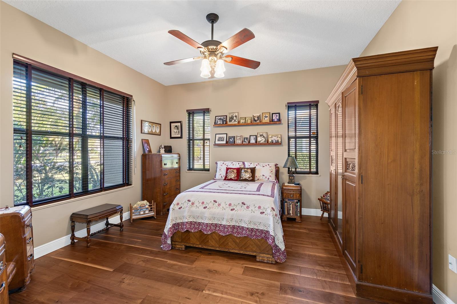 Image 18 of 50 For 3031 Southern Oaks Drive