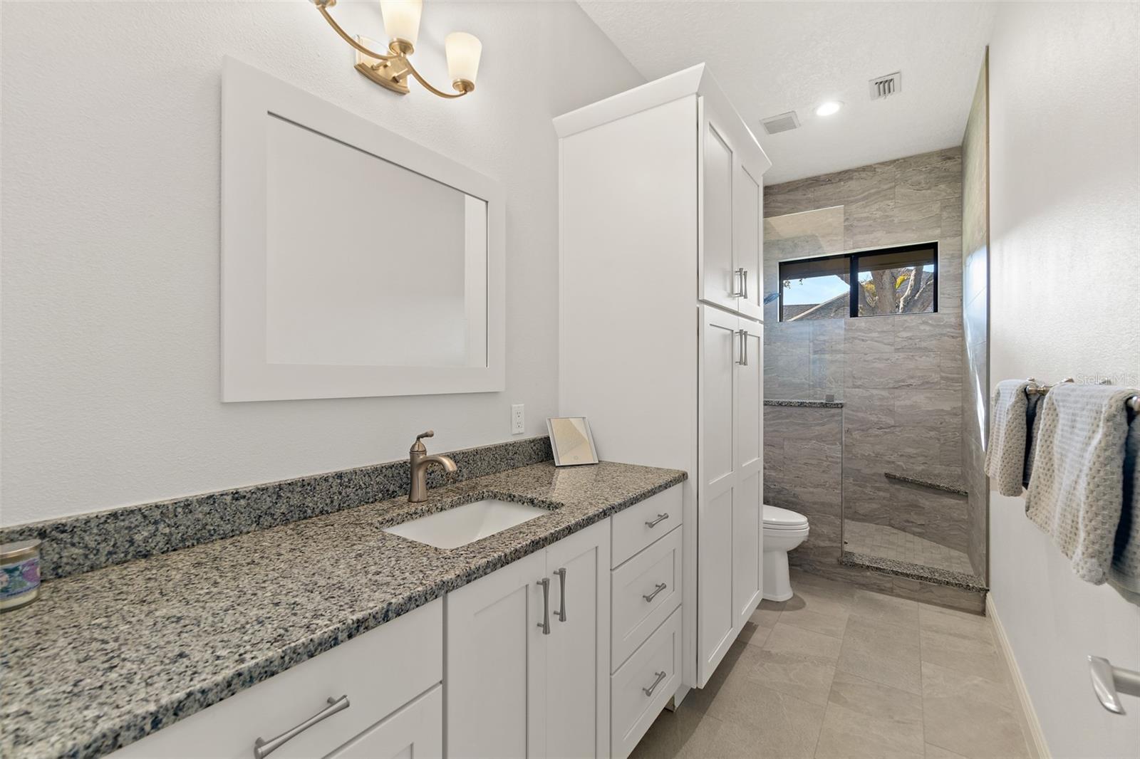 Image 19 of 50 For 3031 Southern Oaks Drive