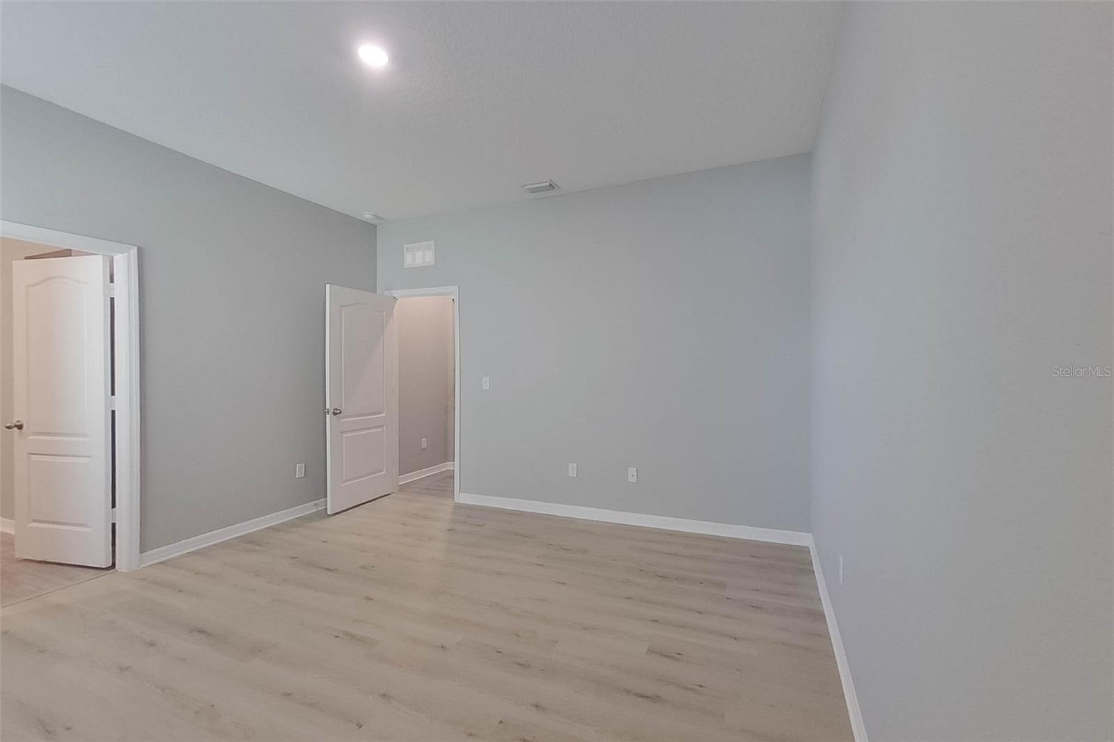 Image 11 of 31 For 30098 Fedora Circle