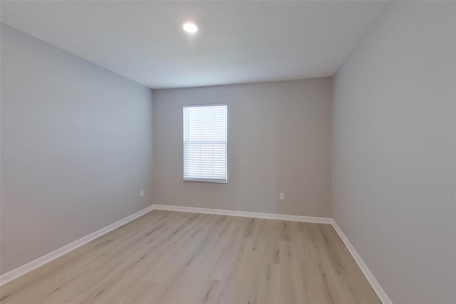 Image 24 of 31 For 30098 Fedora Circle