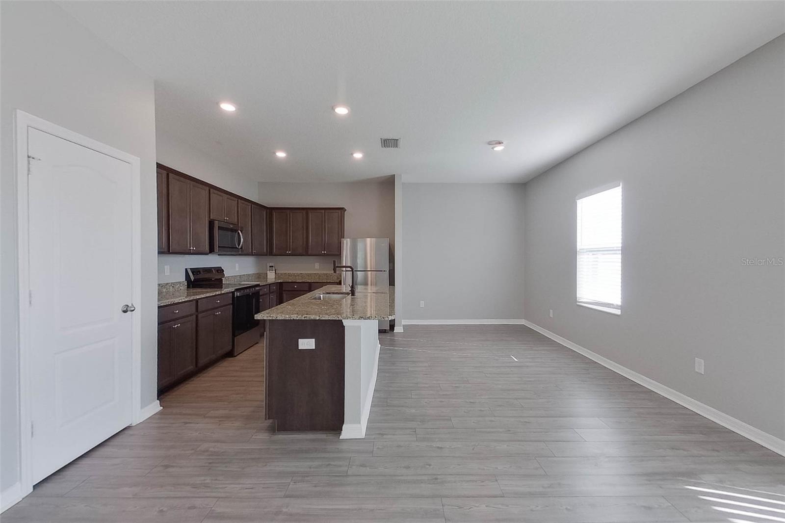 Image 4 of 31 For 30098 Fedora Circle