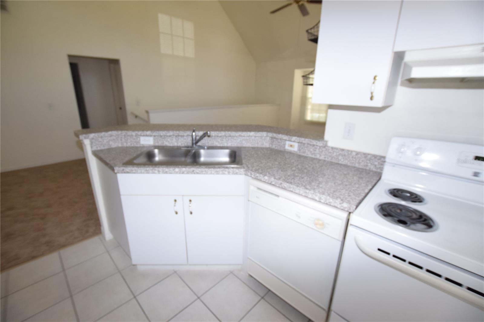 Image 17 of 32 For 6324 Raleigh Street 714