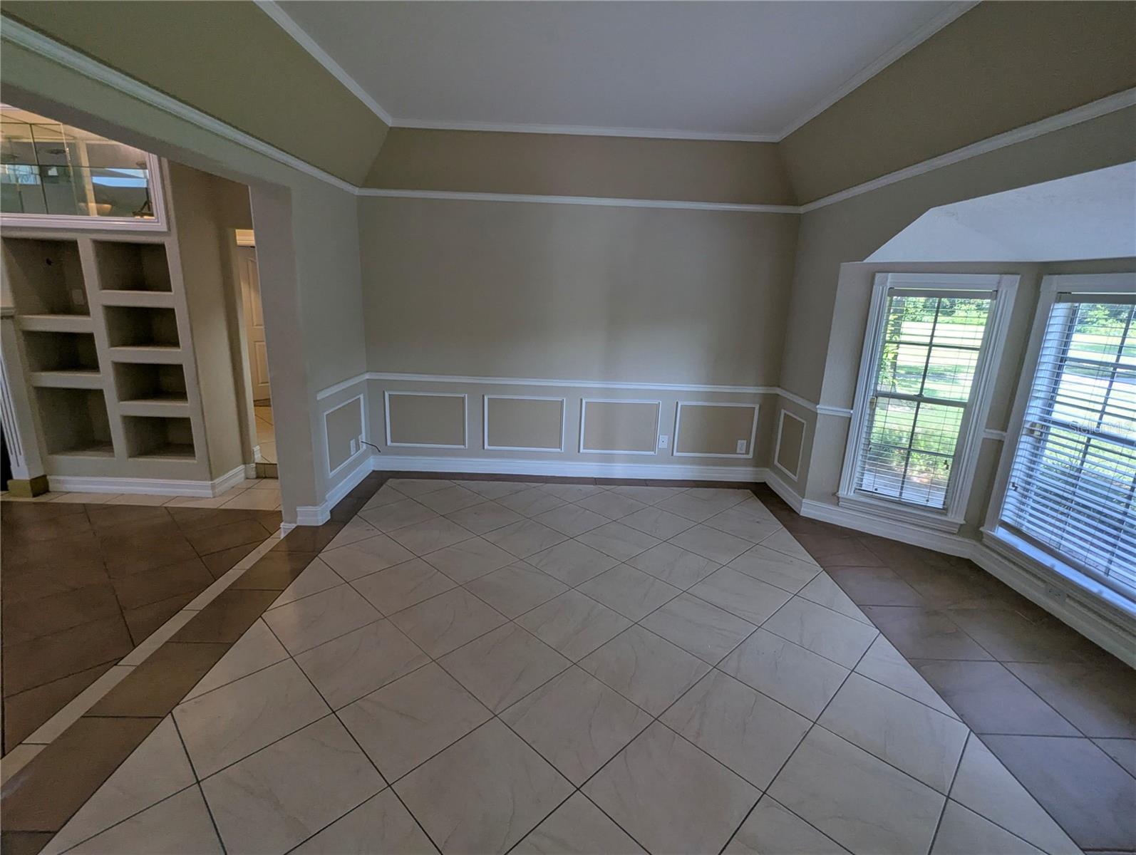 Image 19 of 64 For 8052 Oak Park Road