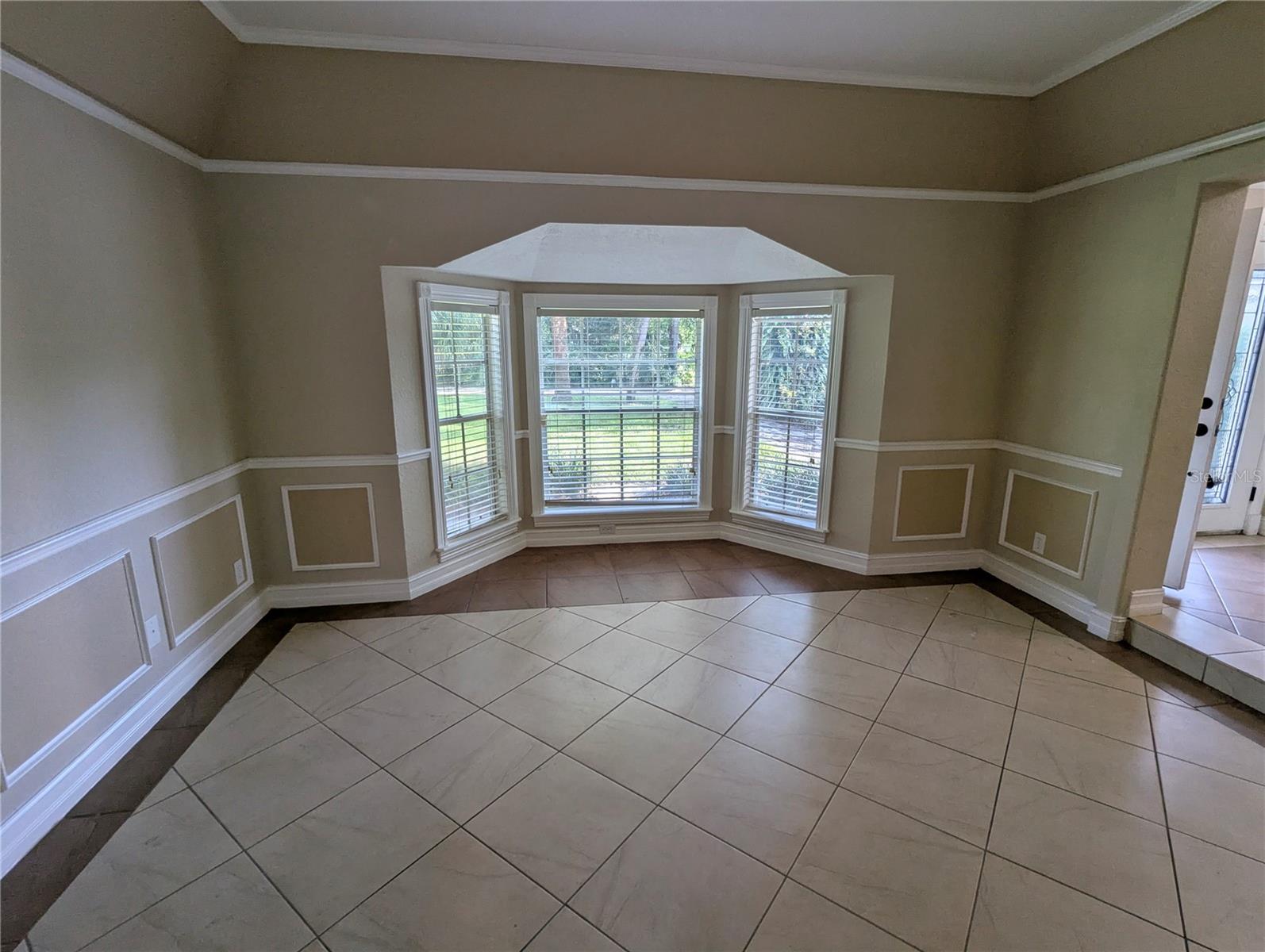 Image 20 of 64 For 8052 Oak Park Road