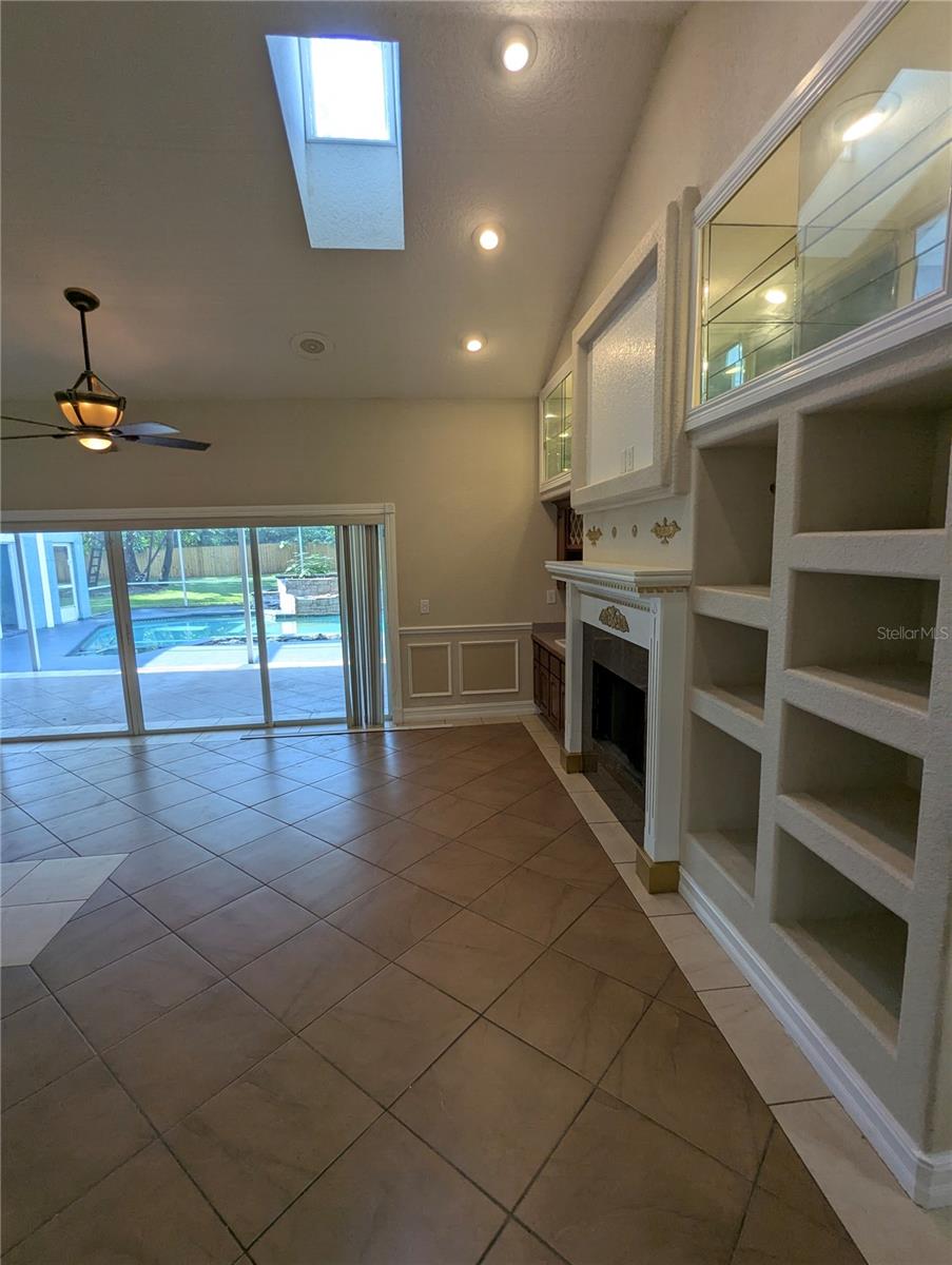 Image 22 of 64 For 8052 Oak Park Road