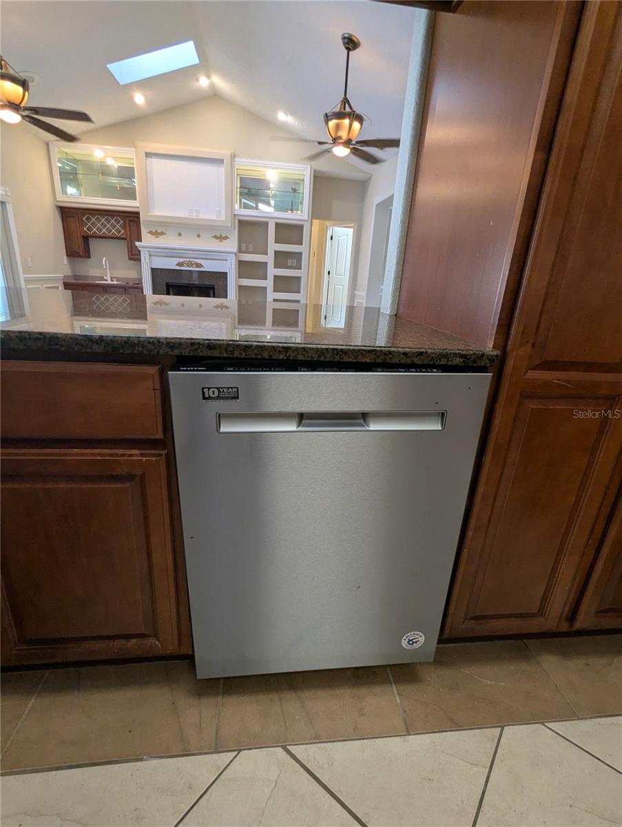 Image 34 of 64 For 8052 Oak Park Road