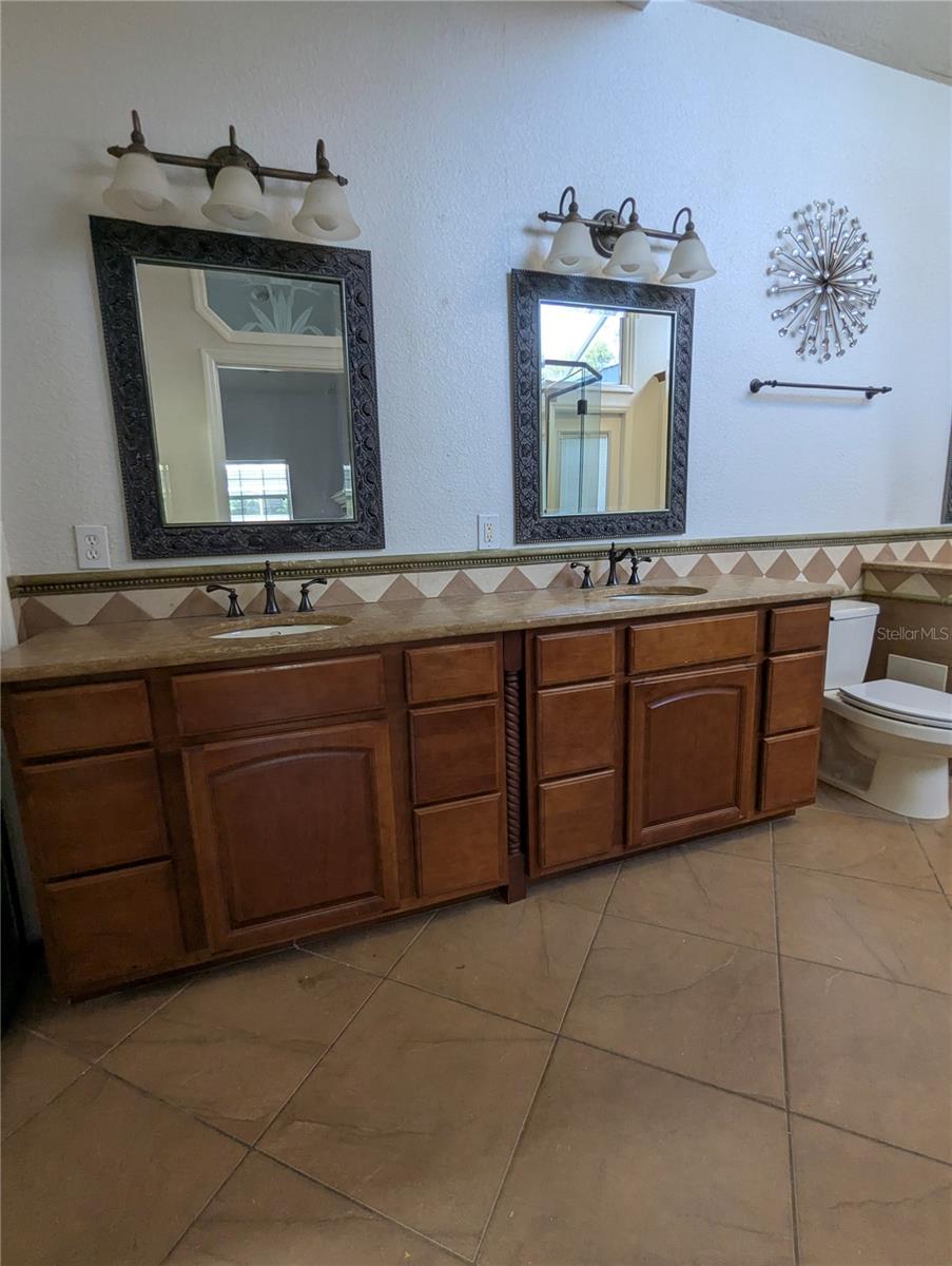 Image 44 of 64 For 8052 Oak Park Road