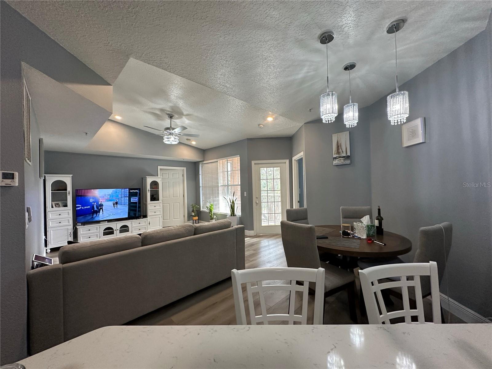 Image 4 of 21 For 5554 Metrowest Boulevard 4-312