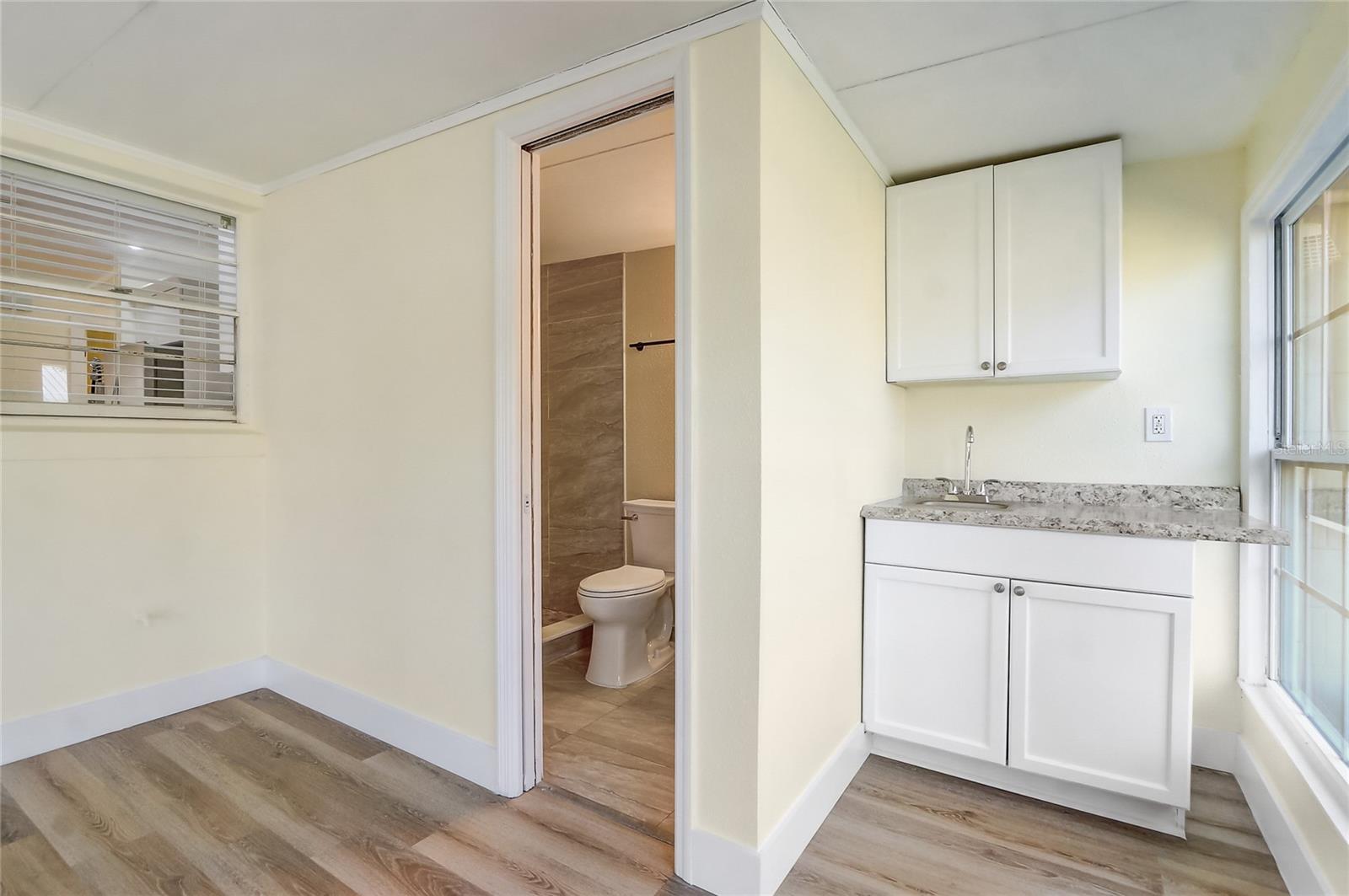 Image 15 of 52 For 618 Maryland Avenue