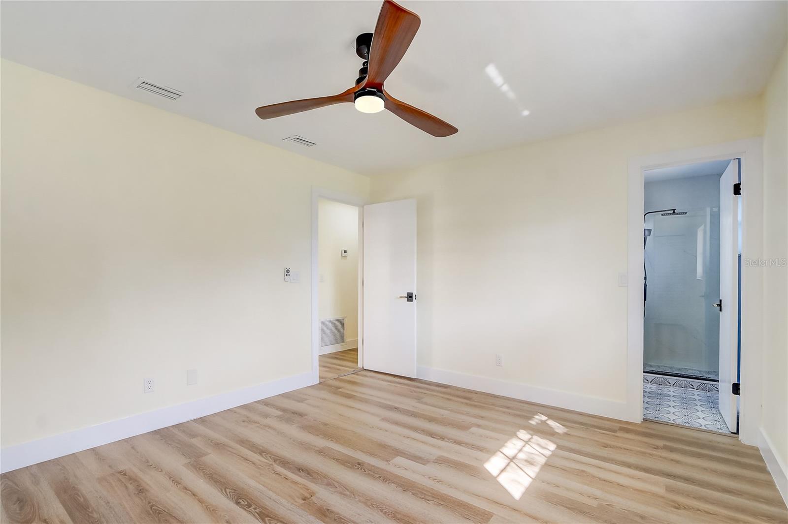 Image 24 of 52 For 618 Maryland Avenue