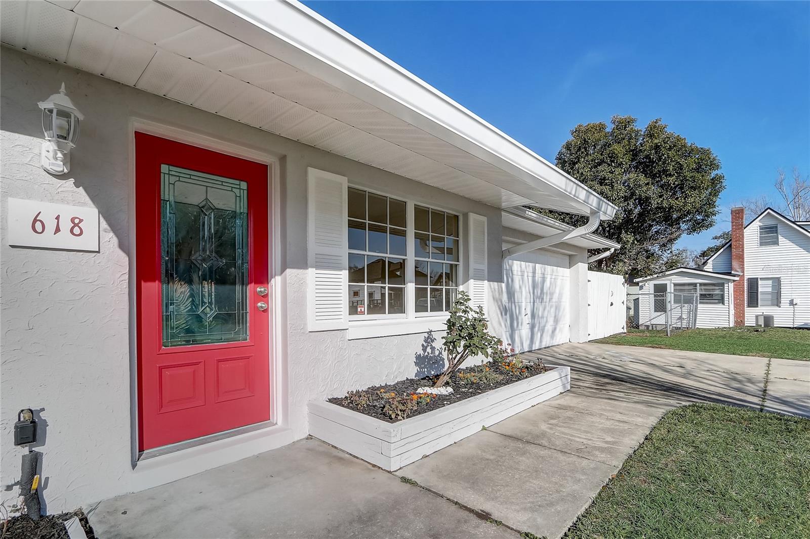 Image 4 of 52 For 618 Maryland Avenue