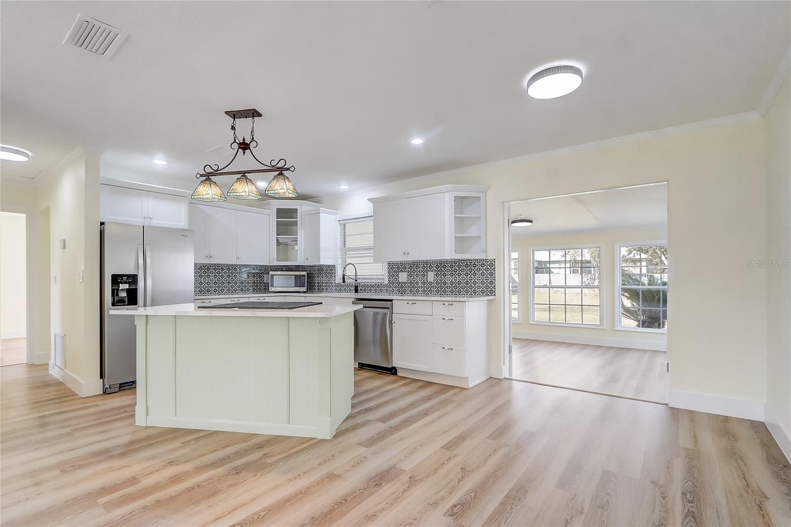 Image 9 of 52 For 618 Maryland Avenue