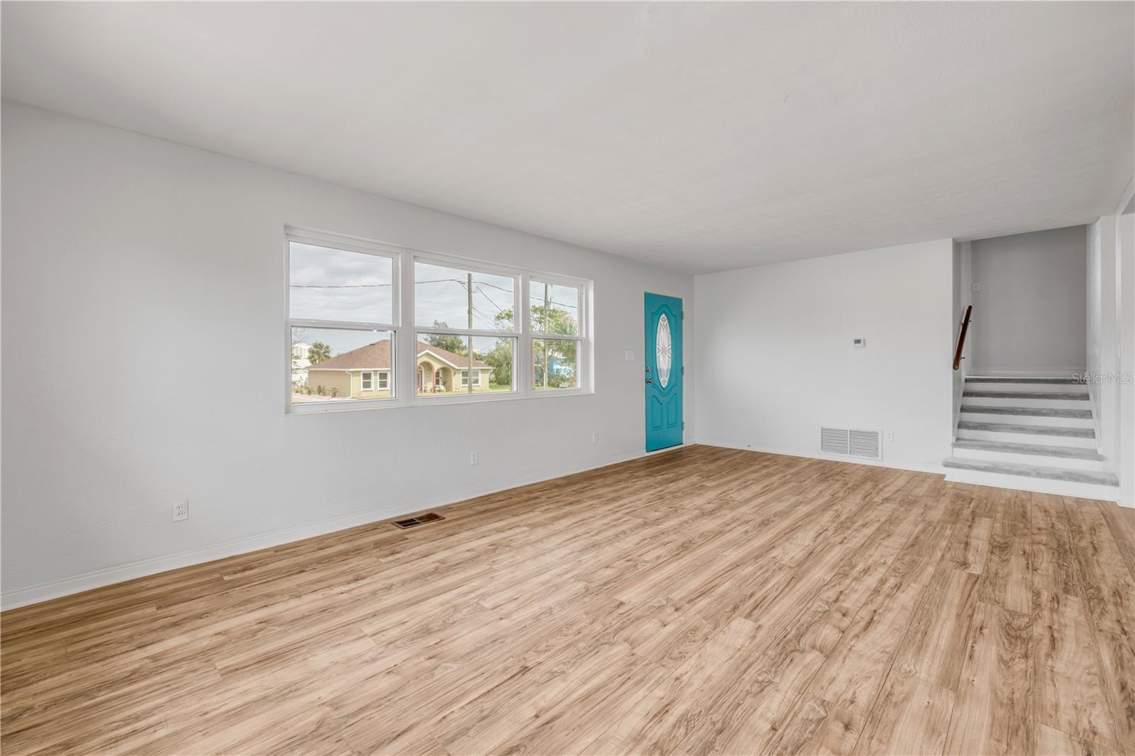 Image 12 of 26 For 256 Morningside Avenue