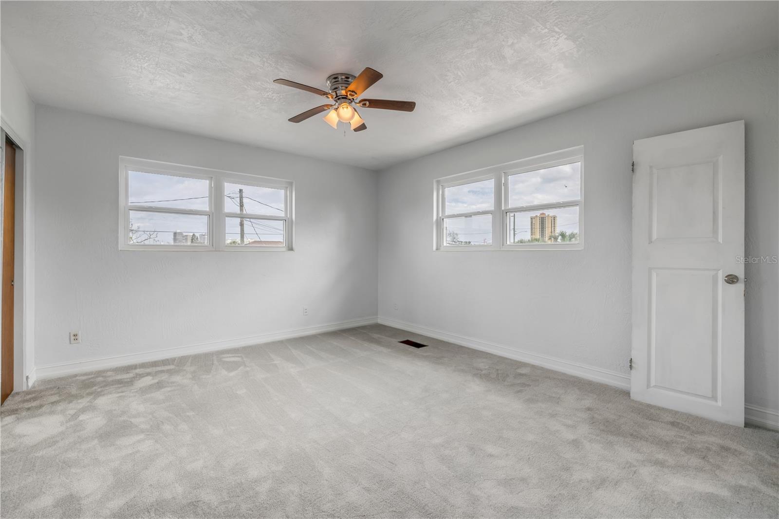 Image 14 of 26 For 256 Morningside Avenue