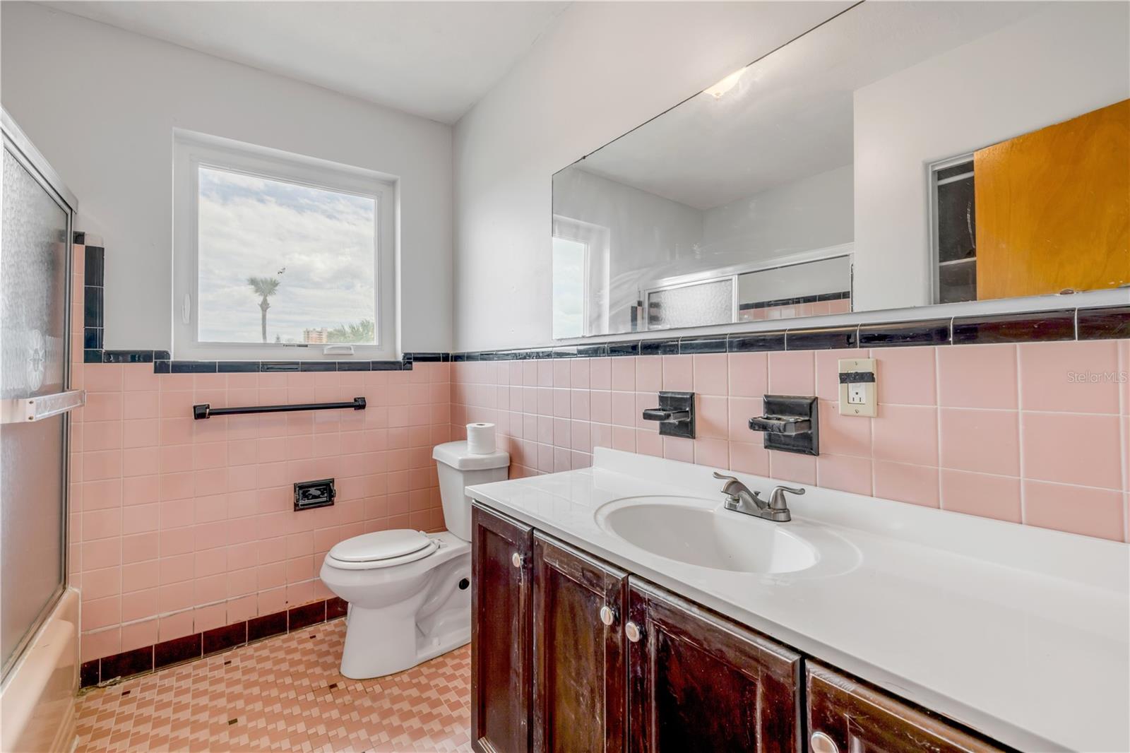 Image 17 of 26 For 256 Morningside Avenue