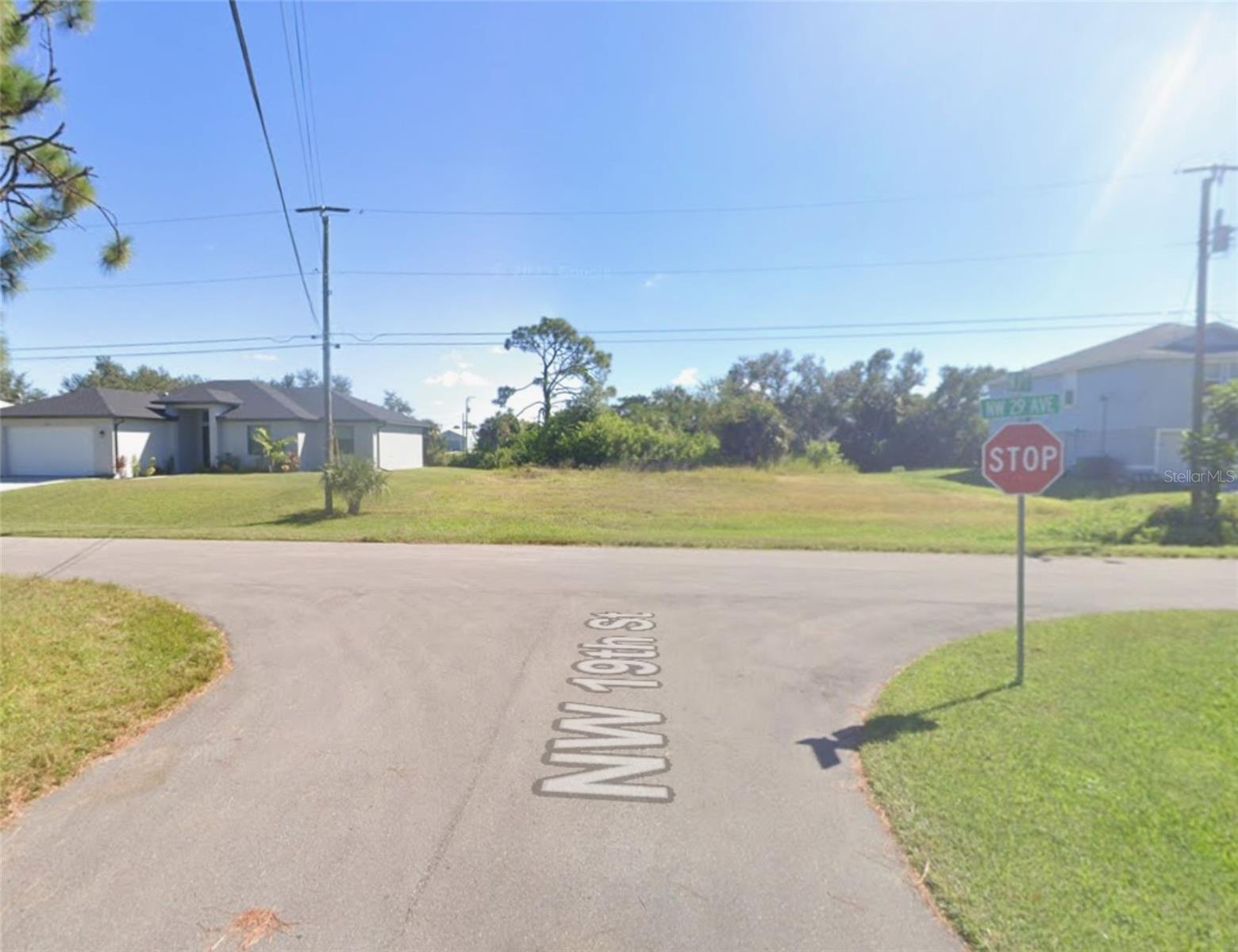 Image 3 of 9 For 2901 Nw 19th St