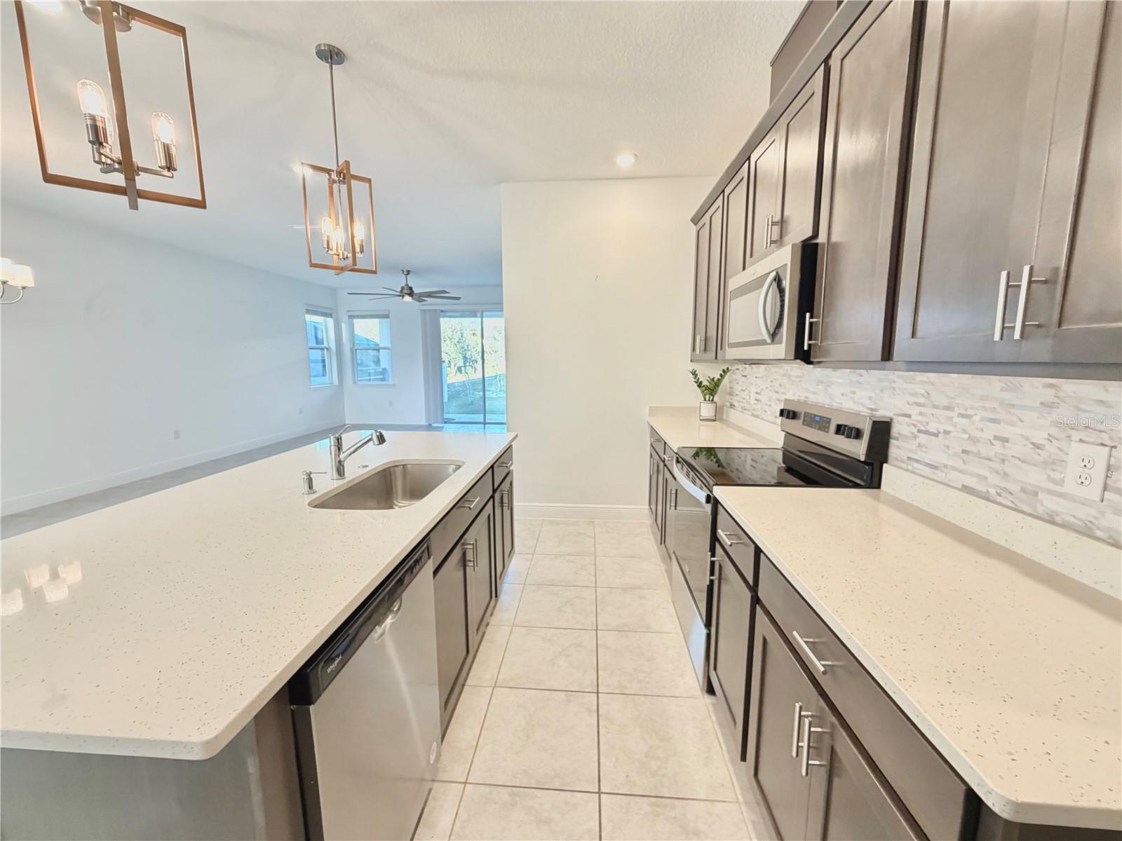 Image 21 of 81 For 2104 Axel Street