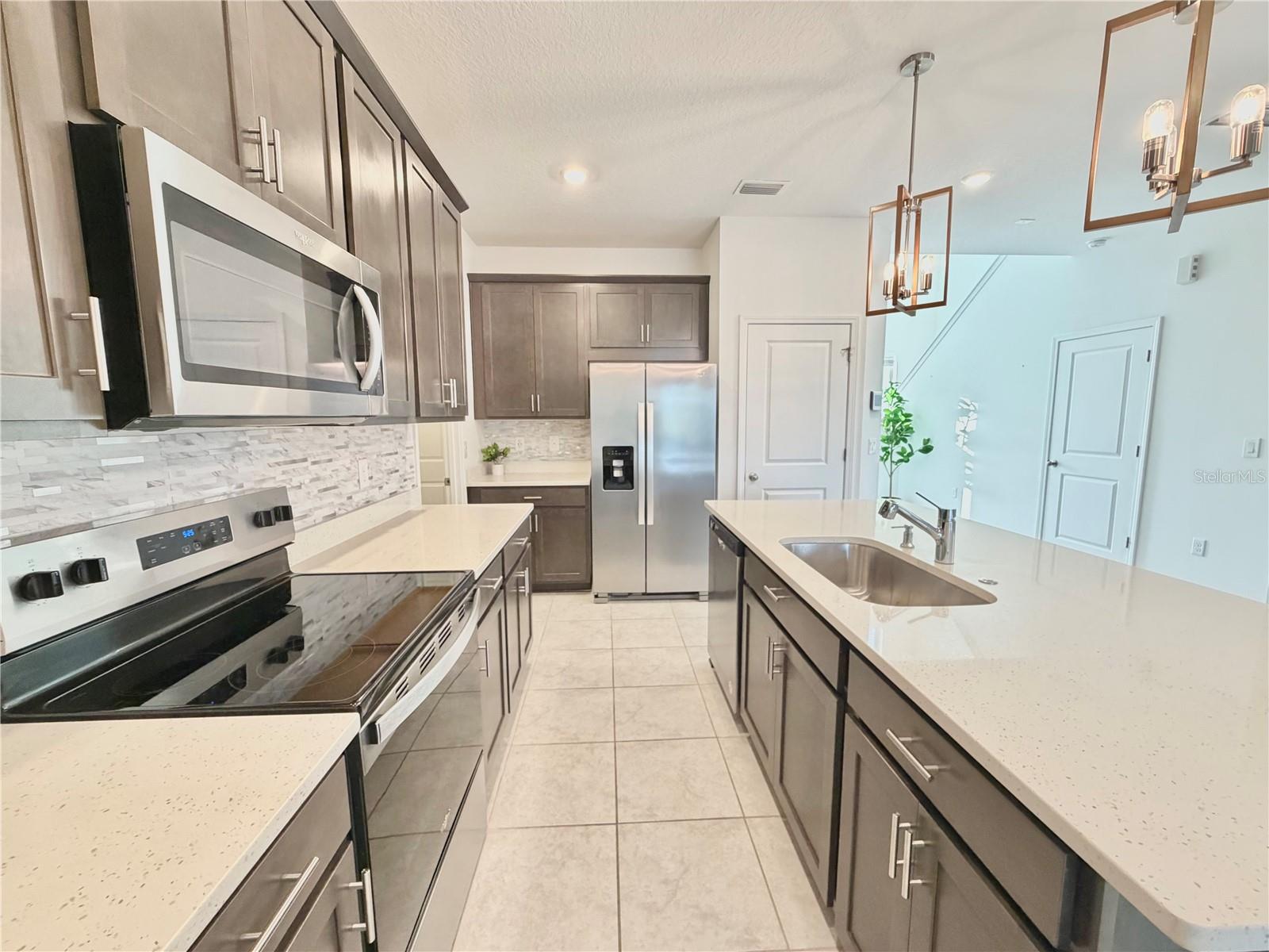 Image 4 of 81 For 2104 Axel Street