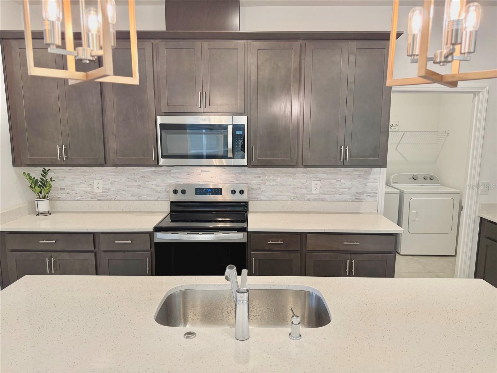 Image 53 of 81 For 2104 Axel Street