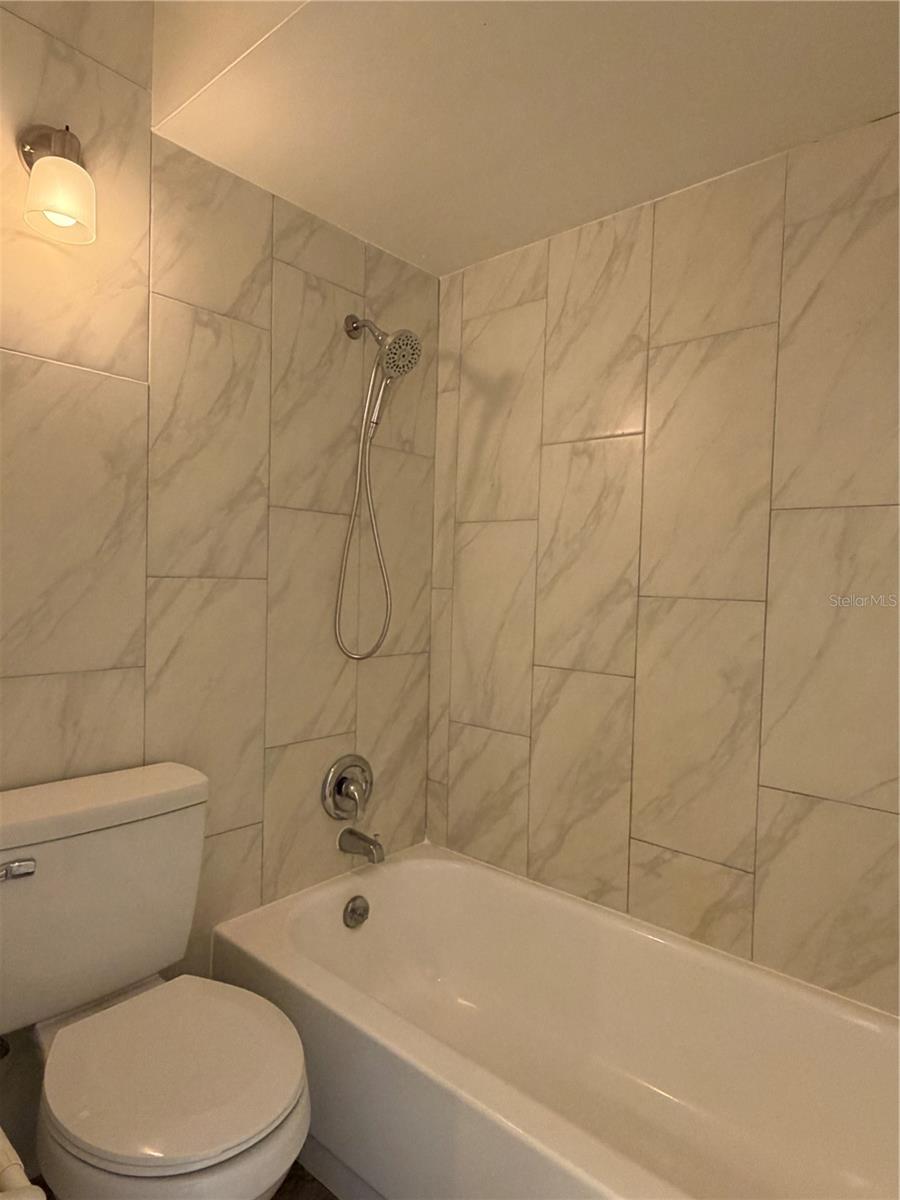 Image 17 of 22 For 1215 Ravida Circle