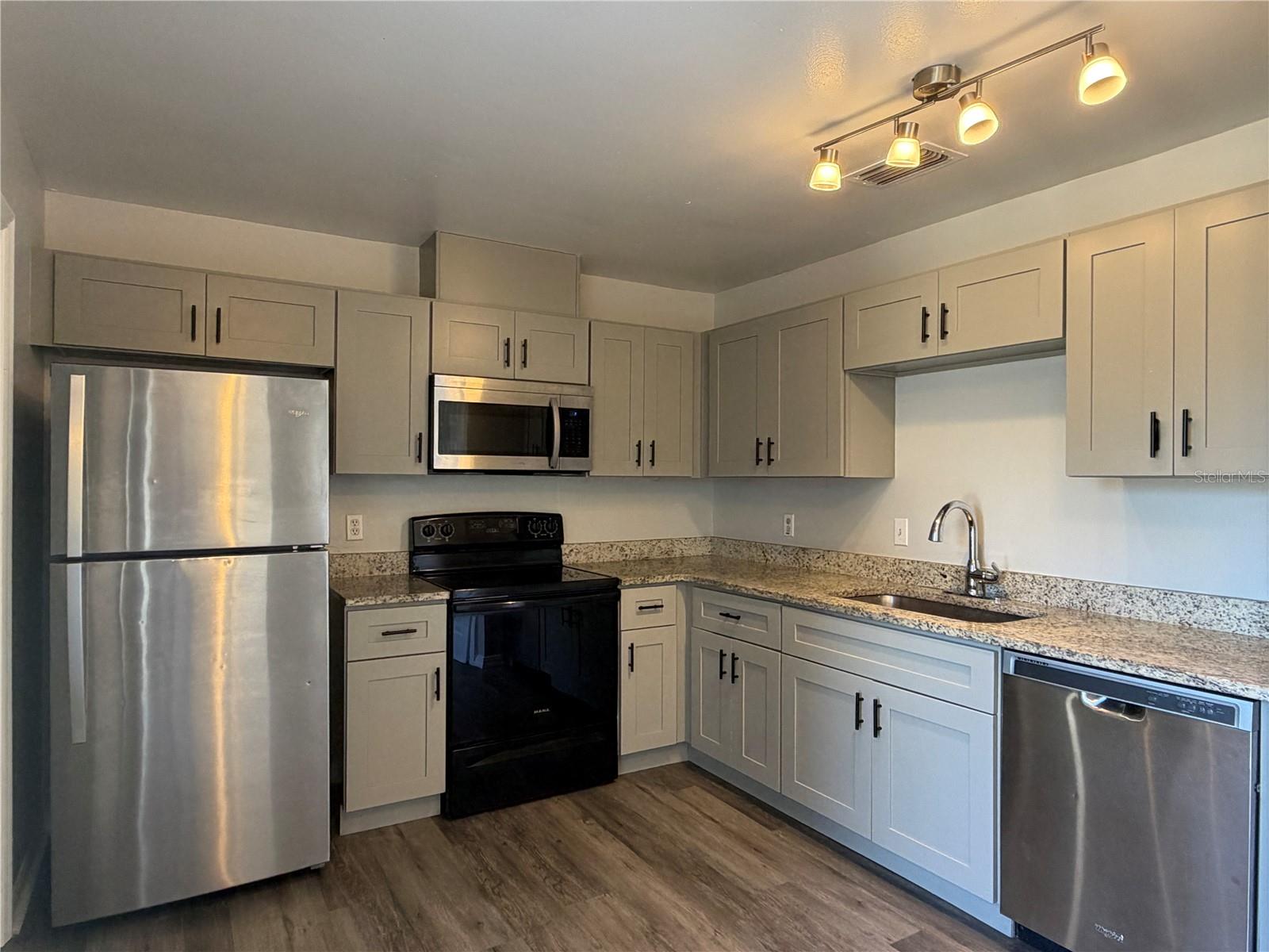 Image 5 of 22 For 1215 Ravida Circle