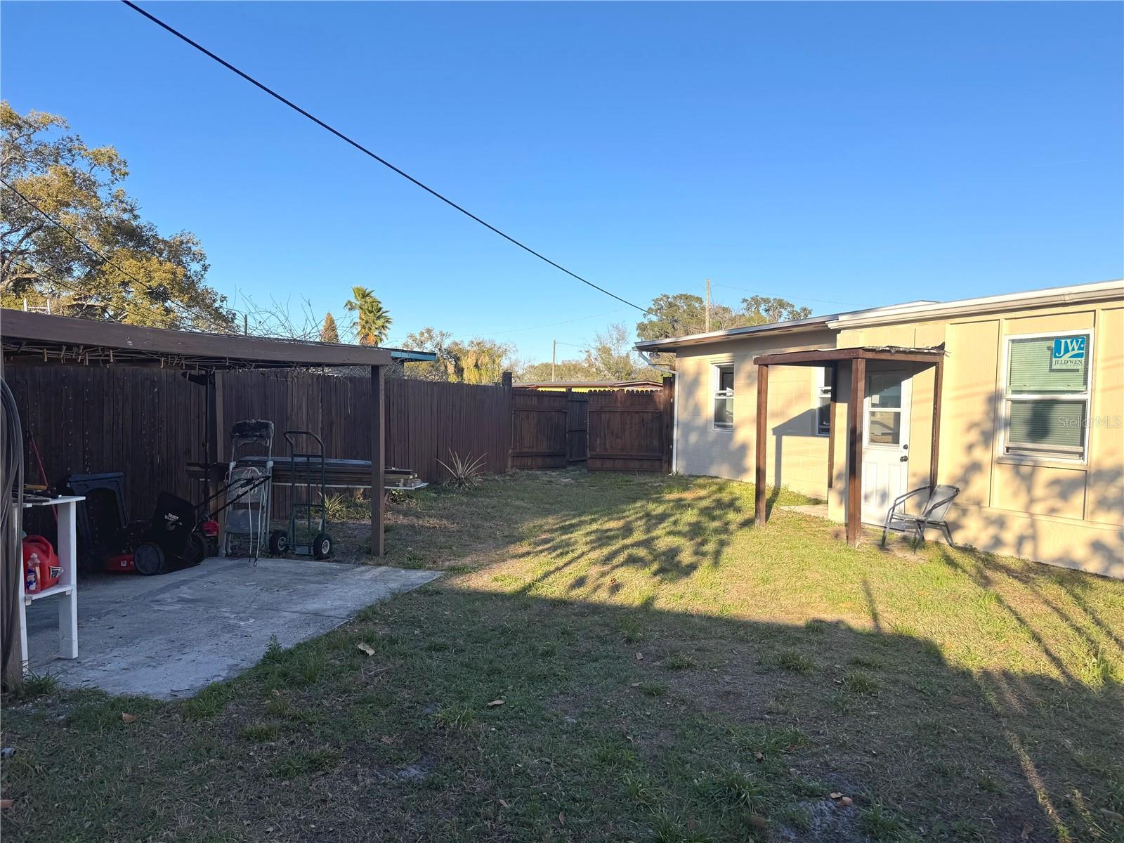 Image 17 of 26 For 504 Oxalis Avenue