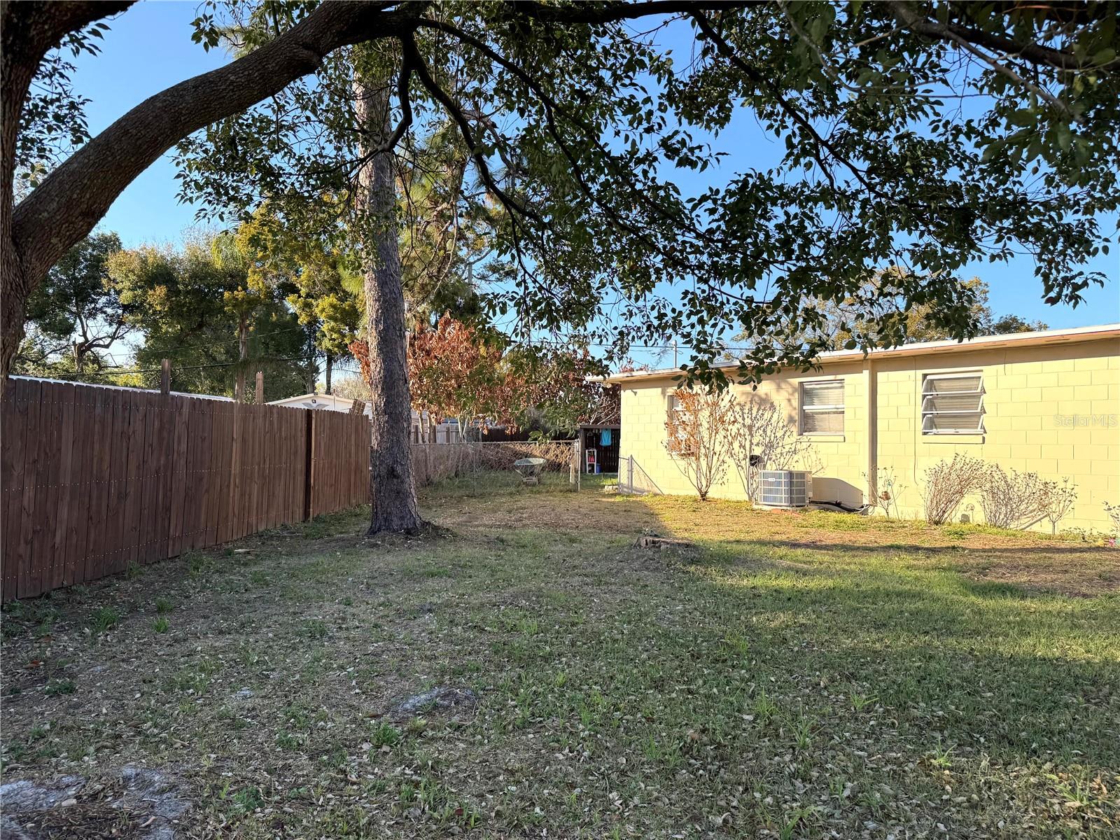 Image 22 of 26 For 504 Oxalis Avenue