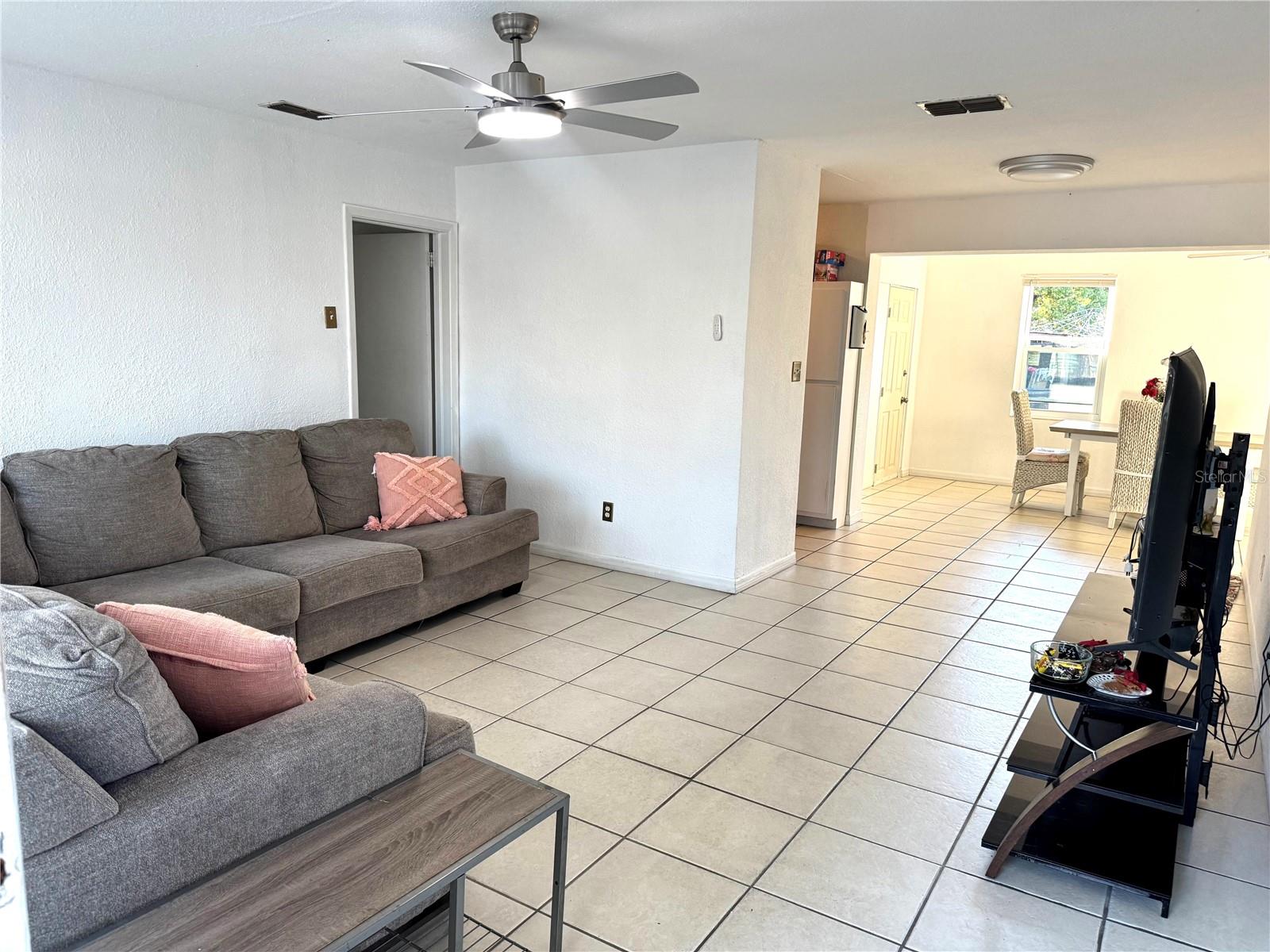 Image 4 of 26 For 504 Oxalis Avenue