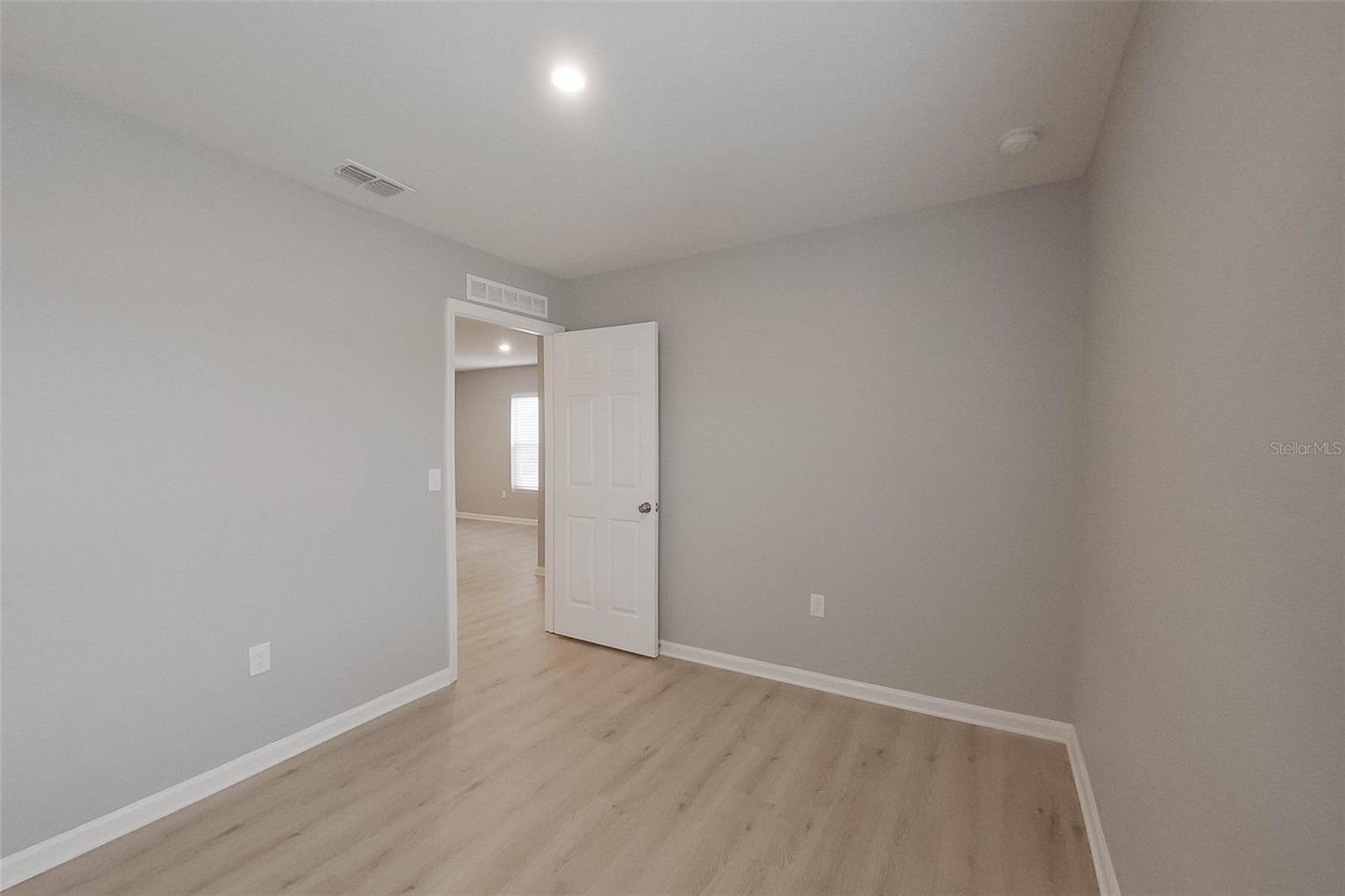 Image 12 of 22 For 1709 Nebraska Loop