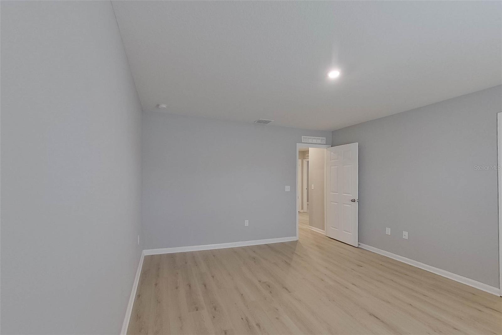 Image 16 of 22 For 1709 Nebraska Loop