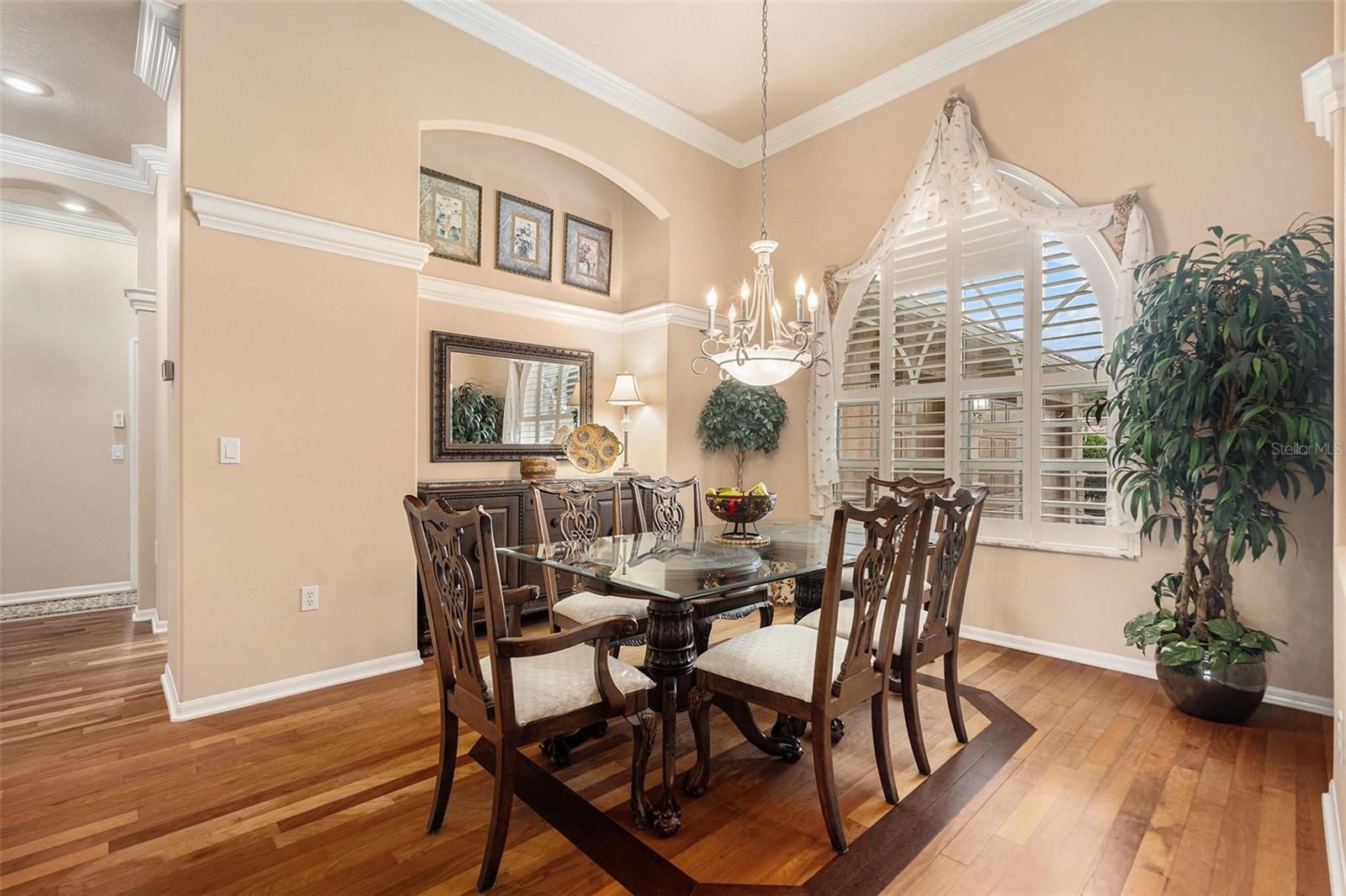 Listing photo id 10 for 5071 Delacroix Drive