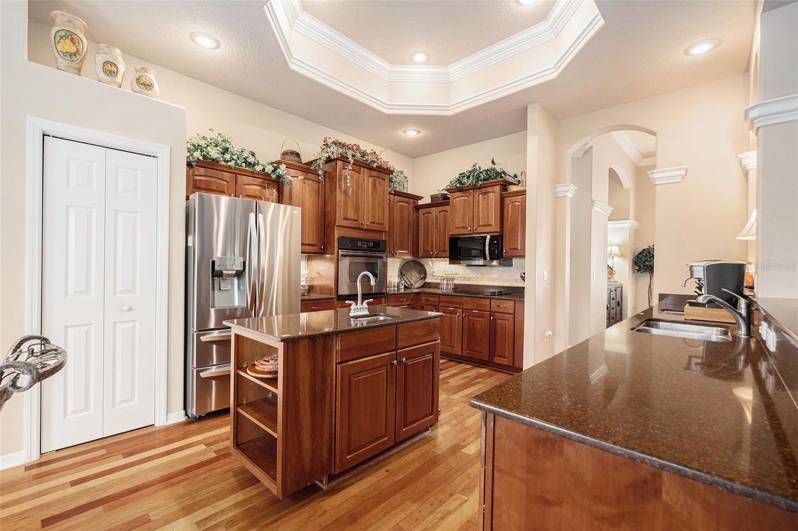 Listing photo id 12 for 5071 Delacroix Drive