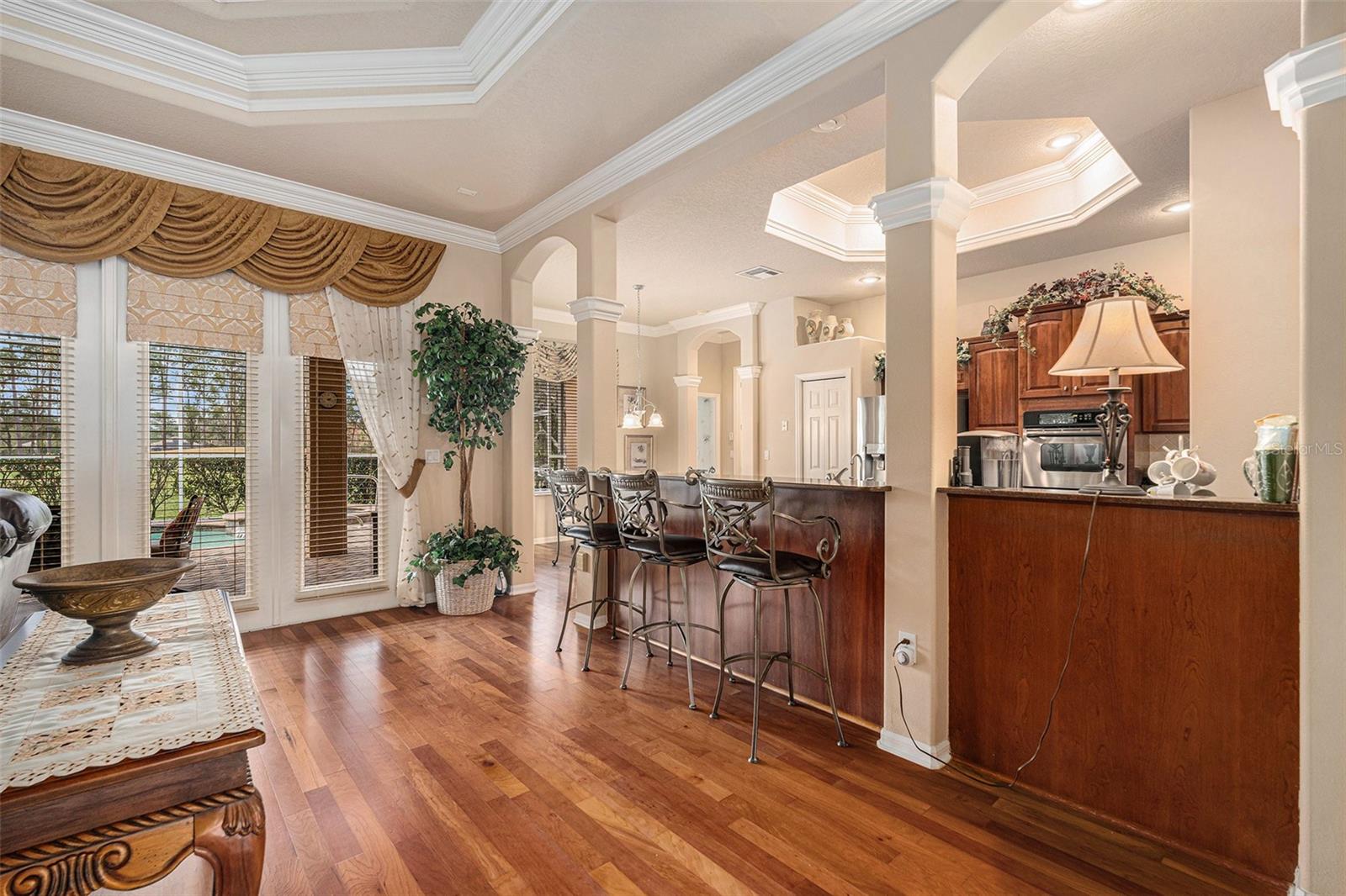 Listing photo id 15 for 5071 Delacroix Drive