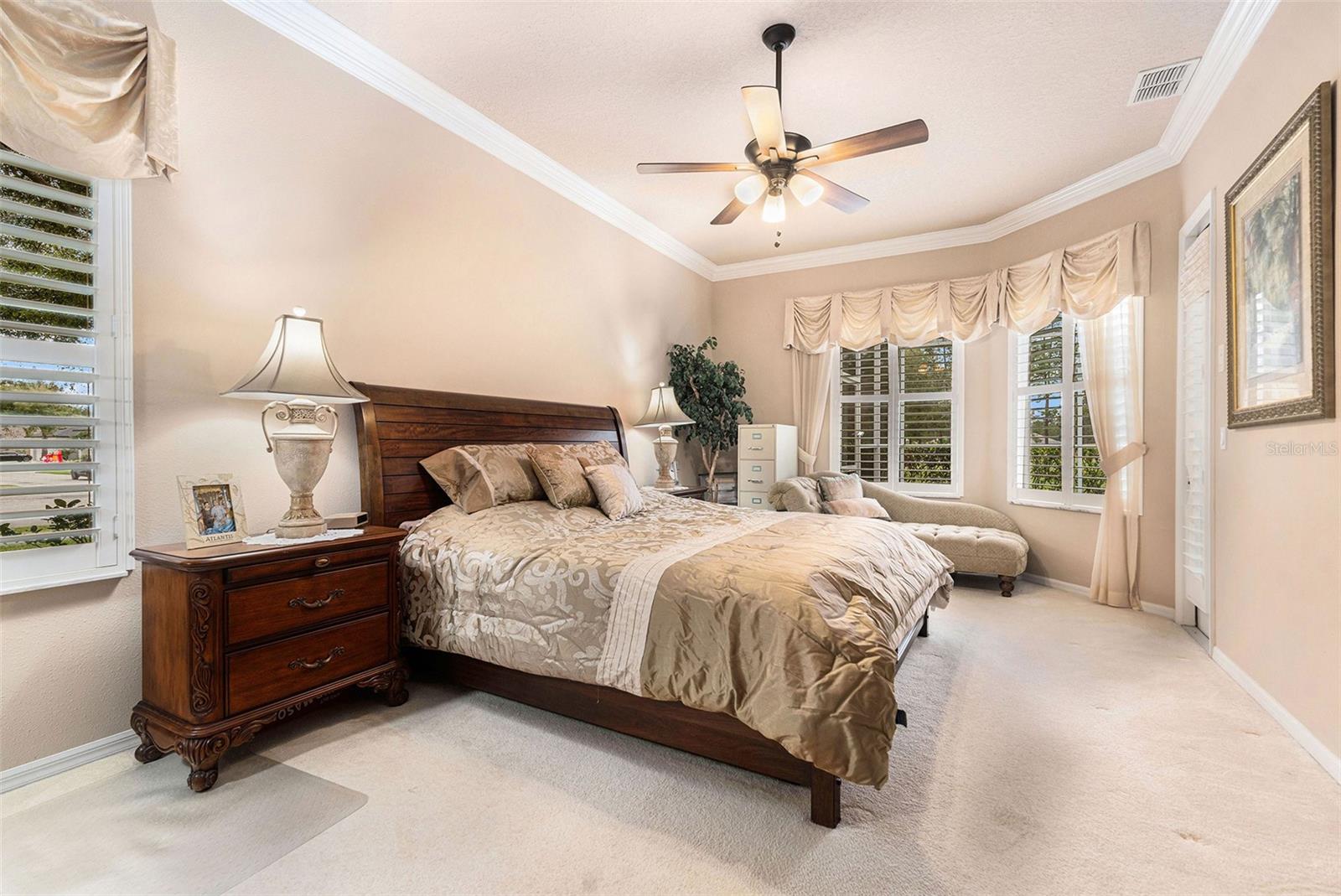 Listing photo id 17 for 5071 Delacroix Drive