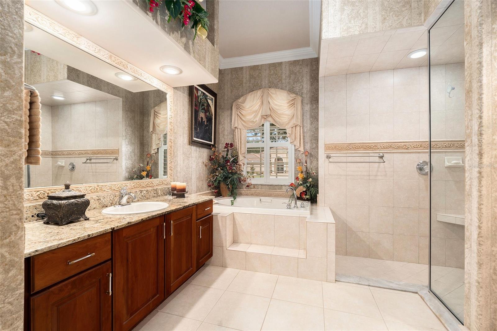 Listing photo id 19 for 5071 Delacroix Drive