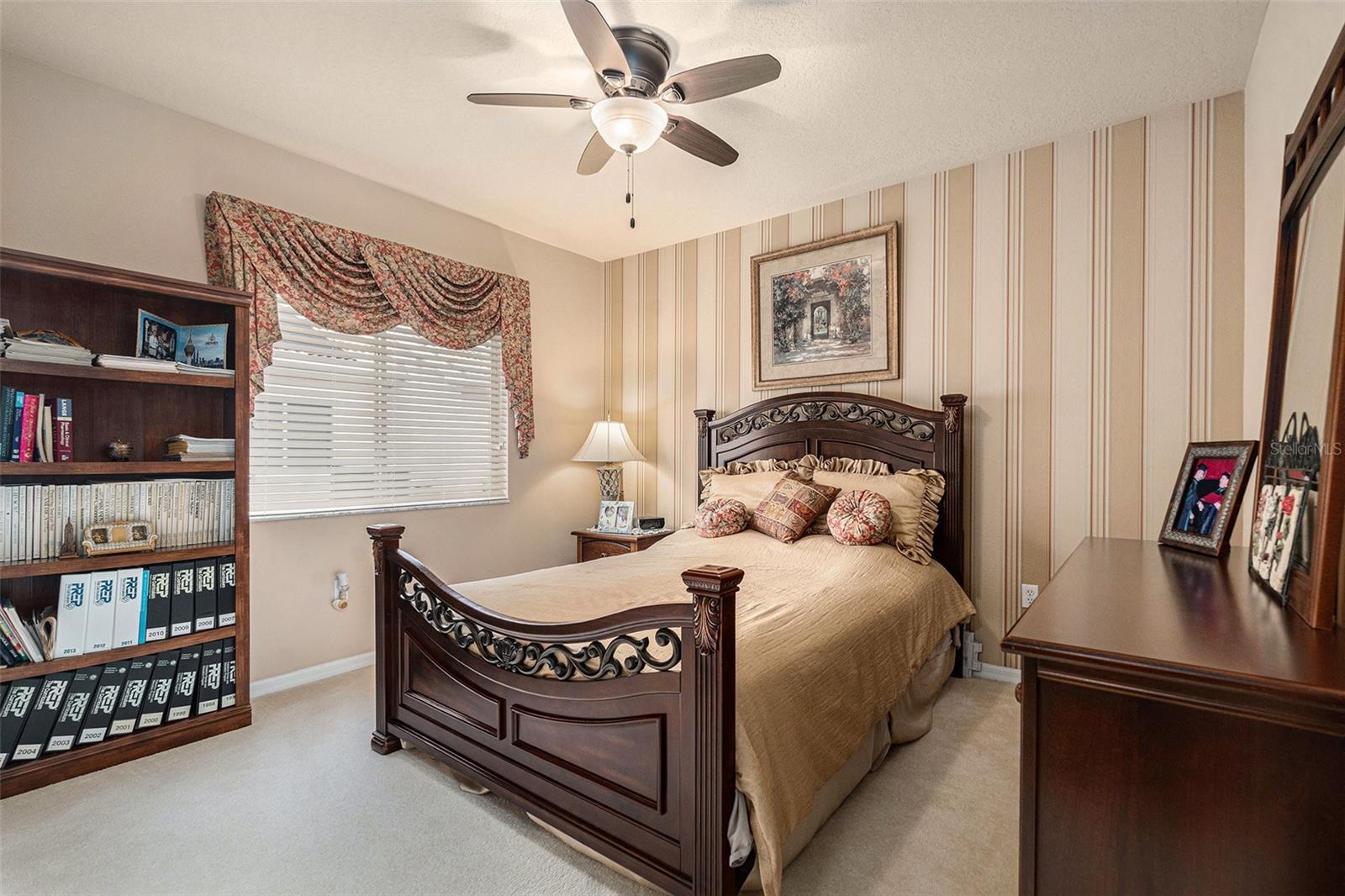 Listing photo id 22 for 5071 Delacroix Drive