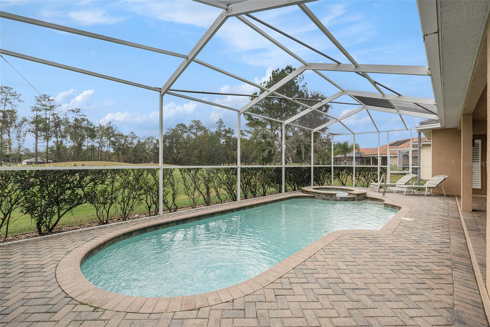 Listing photo id 29 for 5071 Delacroix Drive