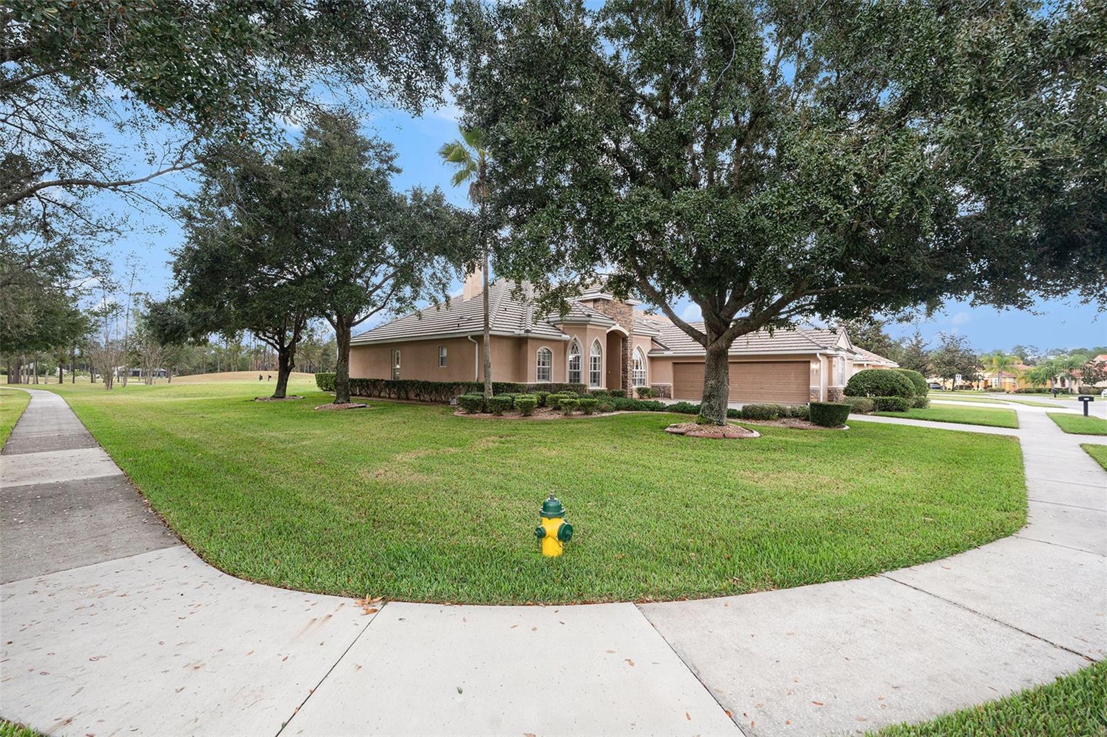 Listing photo id 2 for 5071 Delacroix Drive