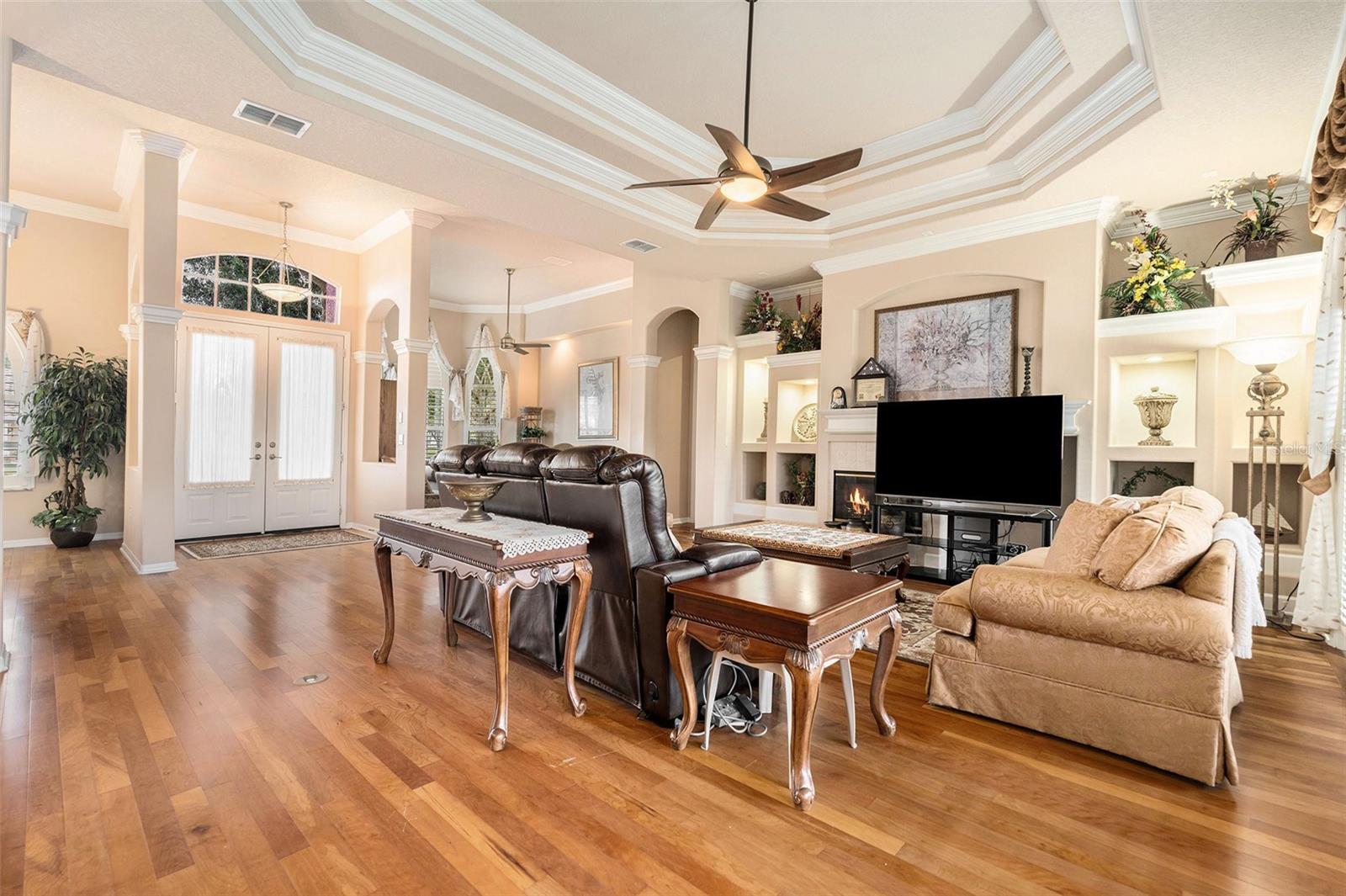 Listing photo id 6 for 5071 Delacroix Drive