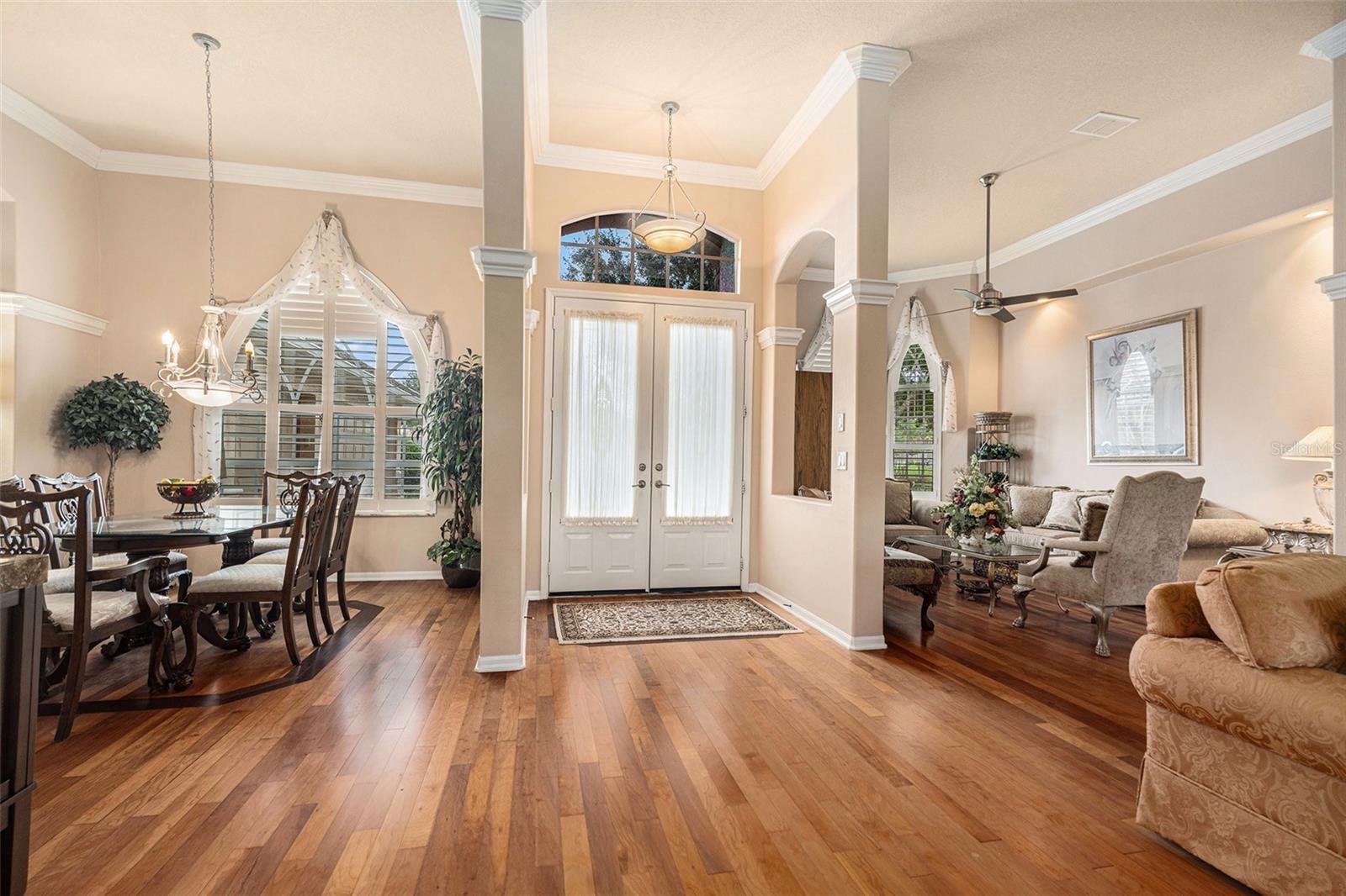 Listing photo id 7 for 5071 Delacroix Drive