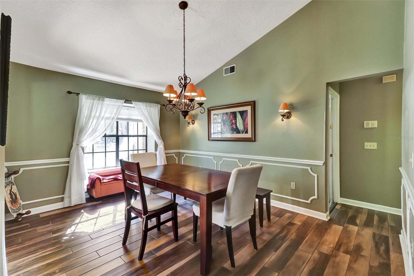 Image 10 of 68 For 8021 Landgrove Court