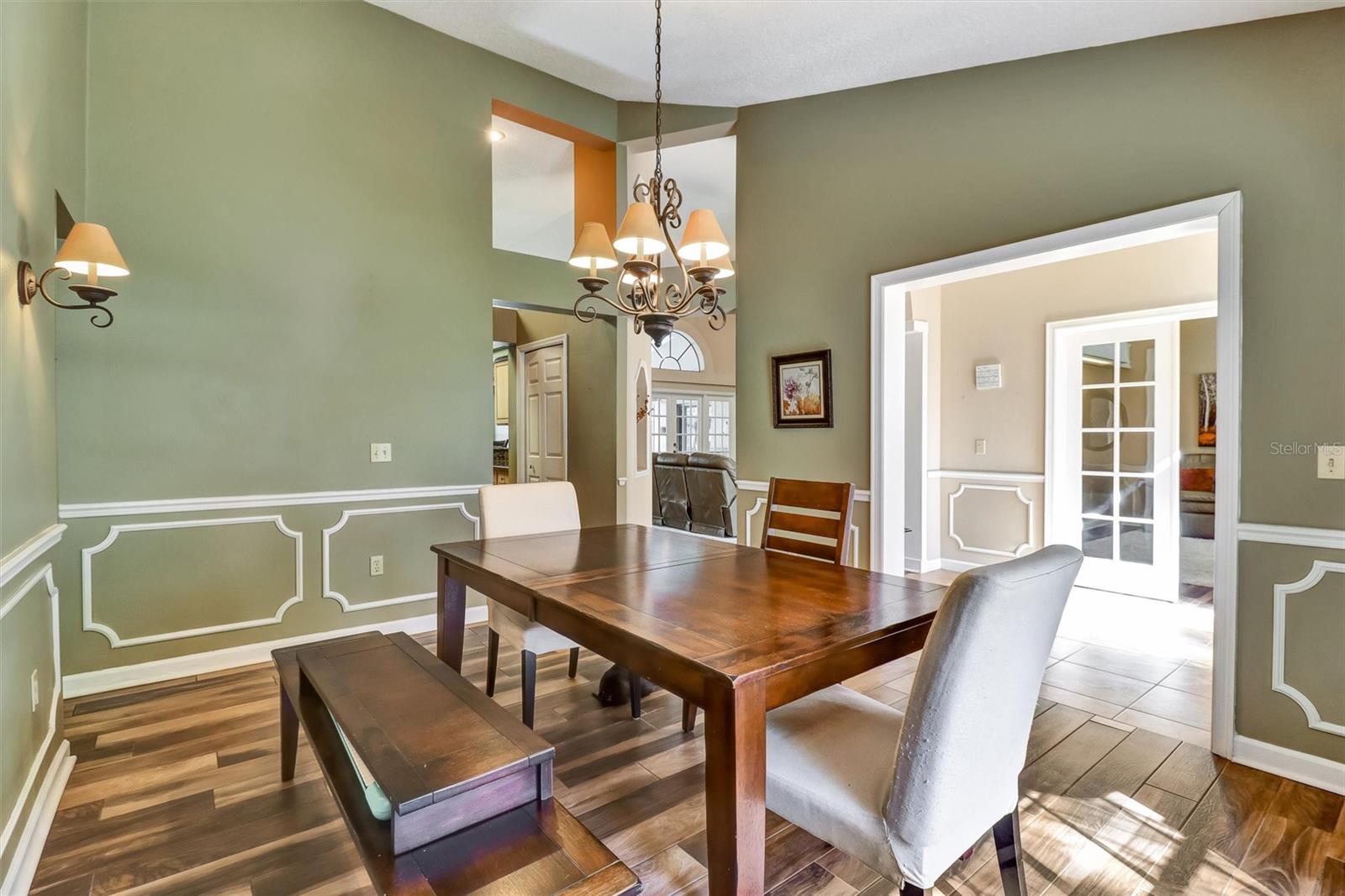 Image 11 of 68 For 8021 Landgrove Court