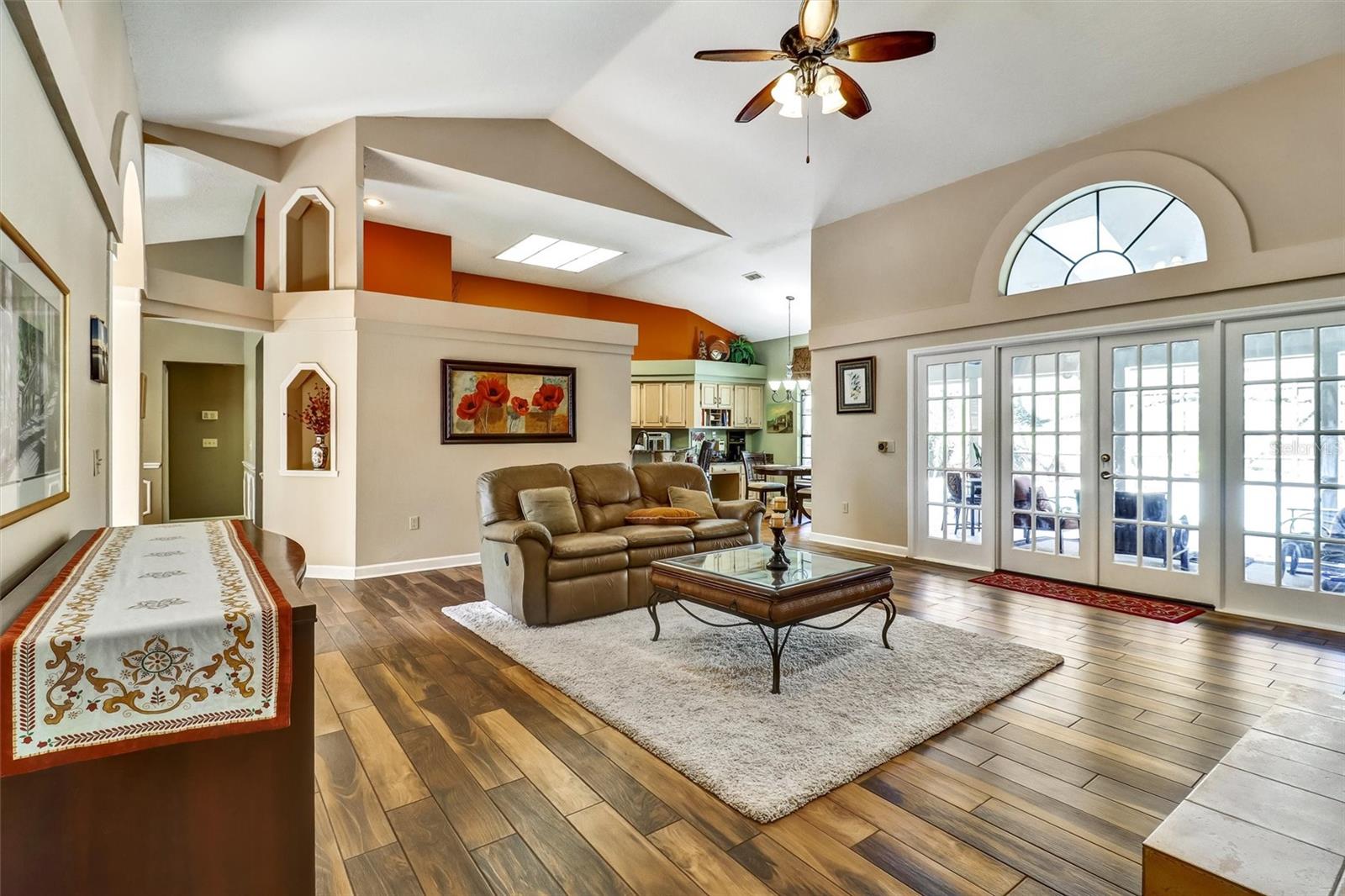 Image 12 of 68 For 8021 Landgrove Court