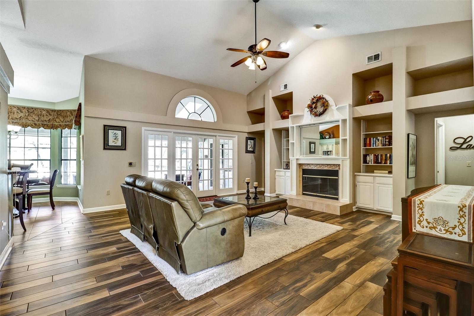 Image 13 of 68 For 8021 Landgrove Court