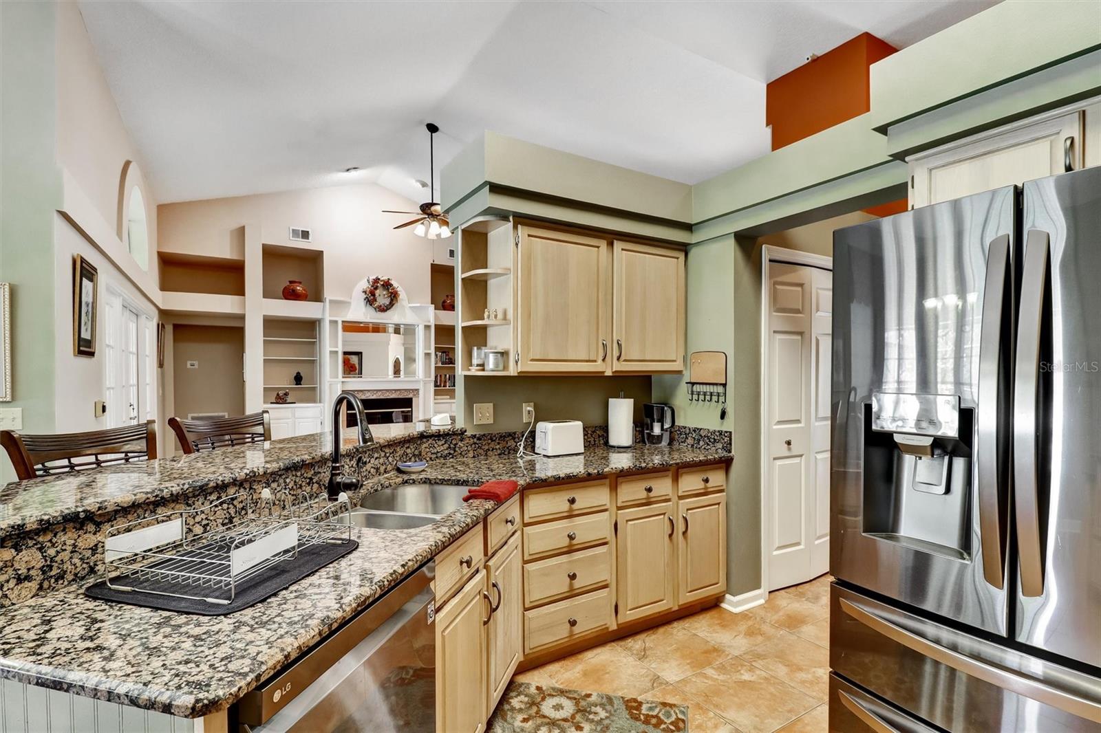 Image 18 of 68 For 8021 Landgrove Court