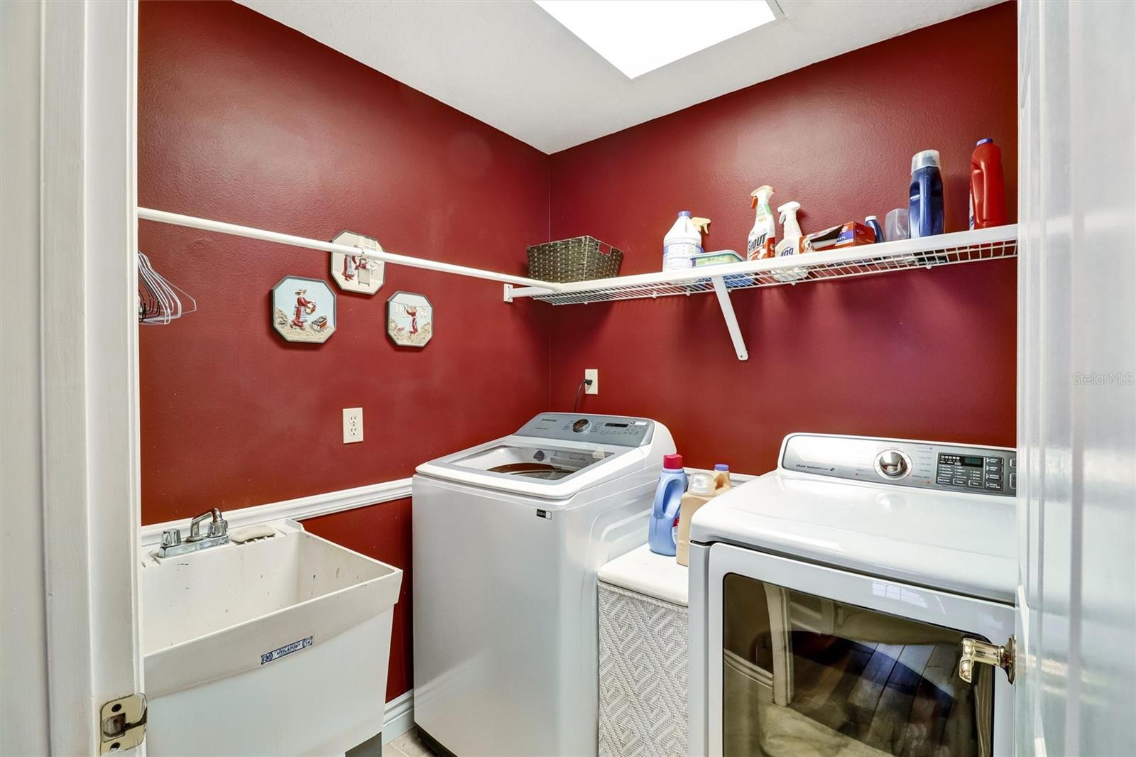 Image 28 of 68 For 8021 Landgrove Court