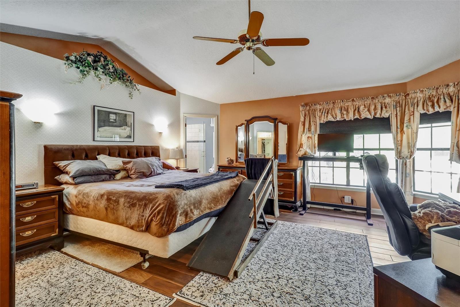 Image 29 of 68 For 8021 Landgrove Court