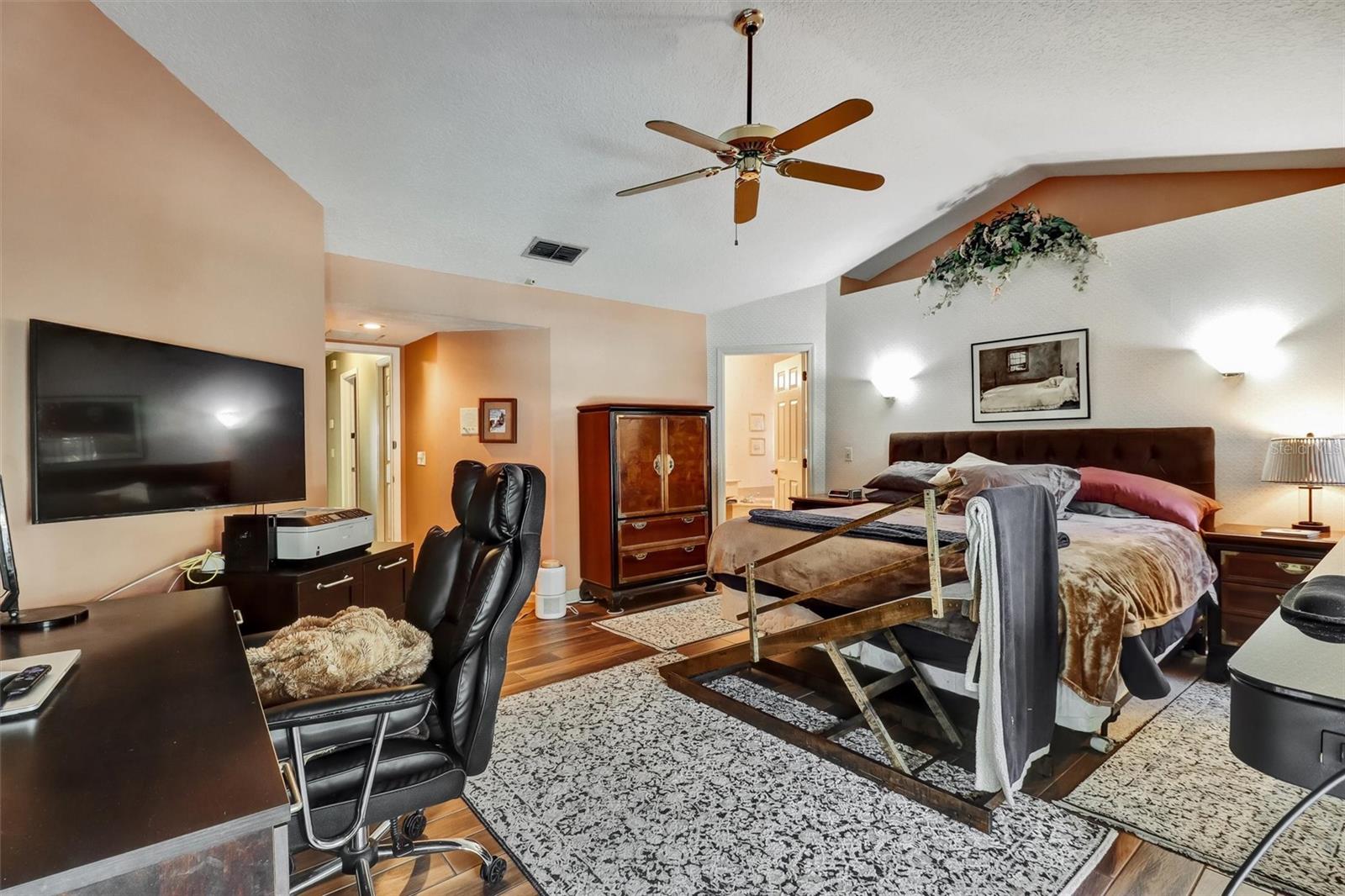 Image 30 of 68 For 8021 Landgrove Court