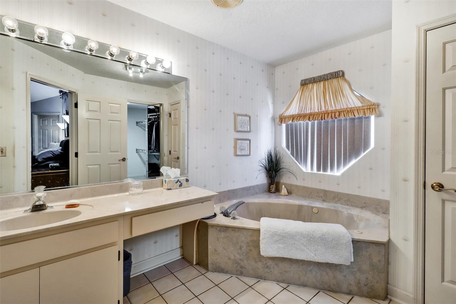 Image 35 of 68 For 8021 Landgrove Court