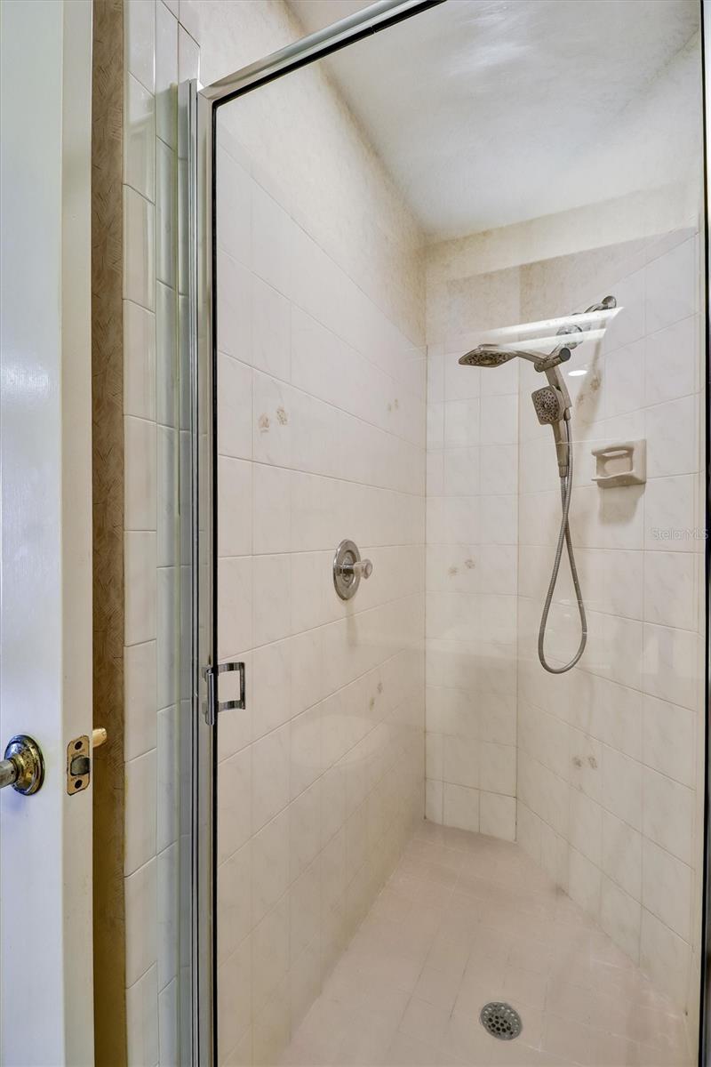 Image 40 of 68 For 8021 Landgrove Court